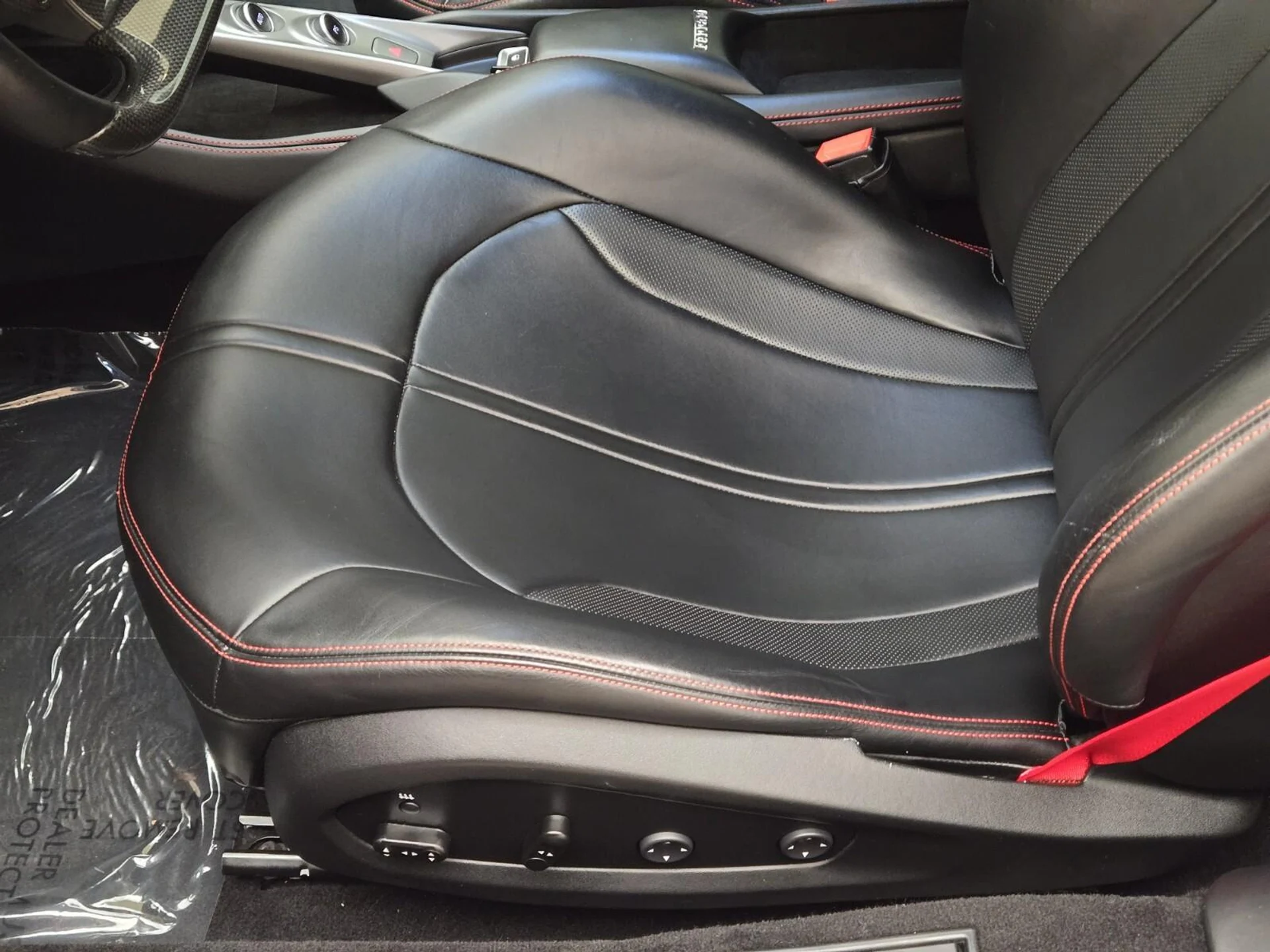 mph030_756157859_Used_2020_Ferrari_F8_Tributo_1756364941_e7e014221e