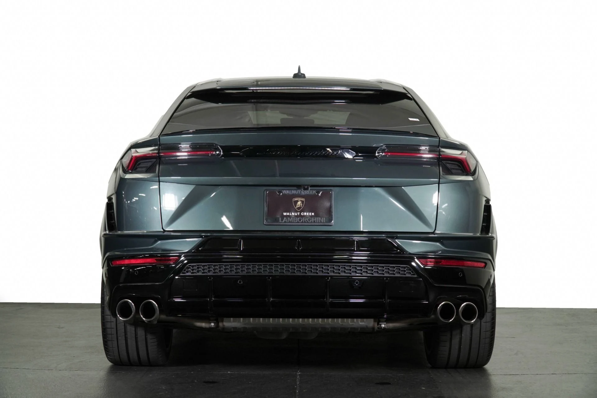 mph030_762343270_Used_2023_Lamborghini_Urus_S_1774471795_cd0c26f1e5