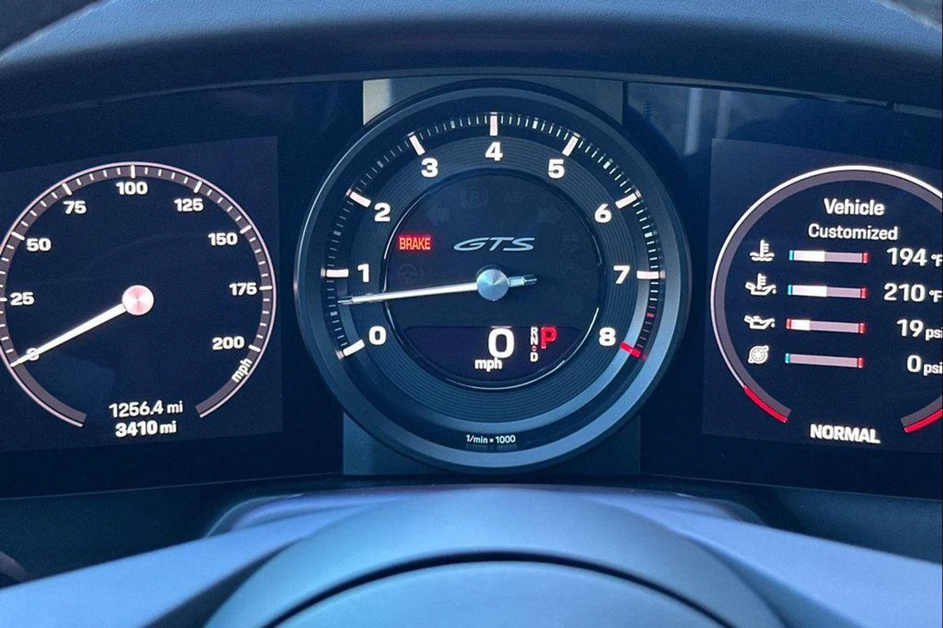 mph030_773628372_t_Yl_PPZ_Yurzrr_m_Cx_ZI_Ly_Uif_VPII_ff21a9462a