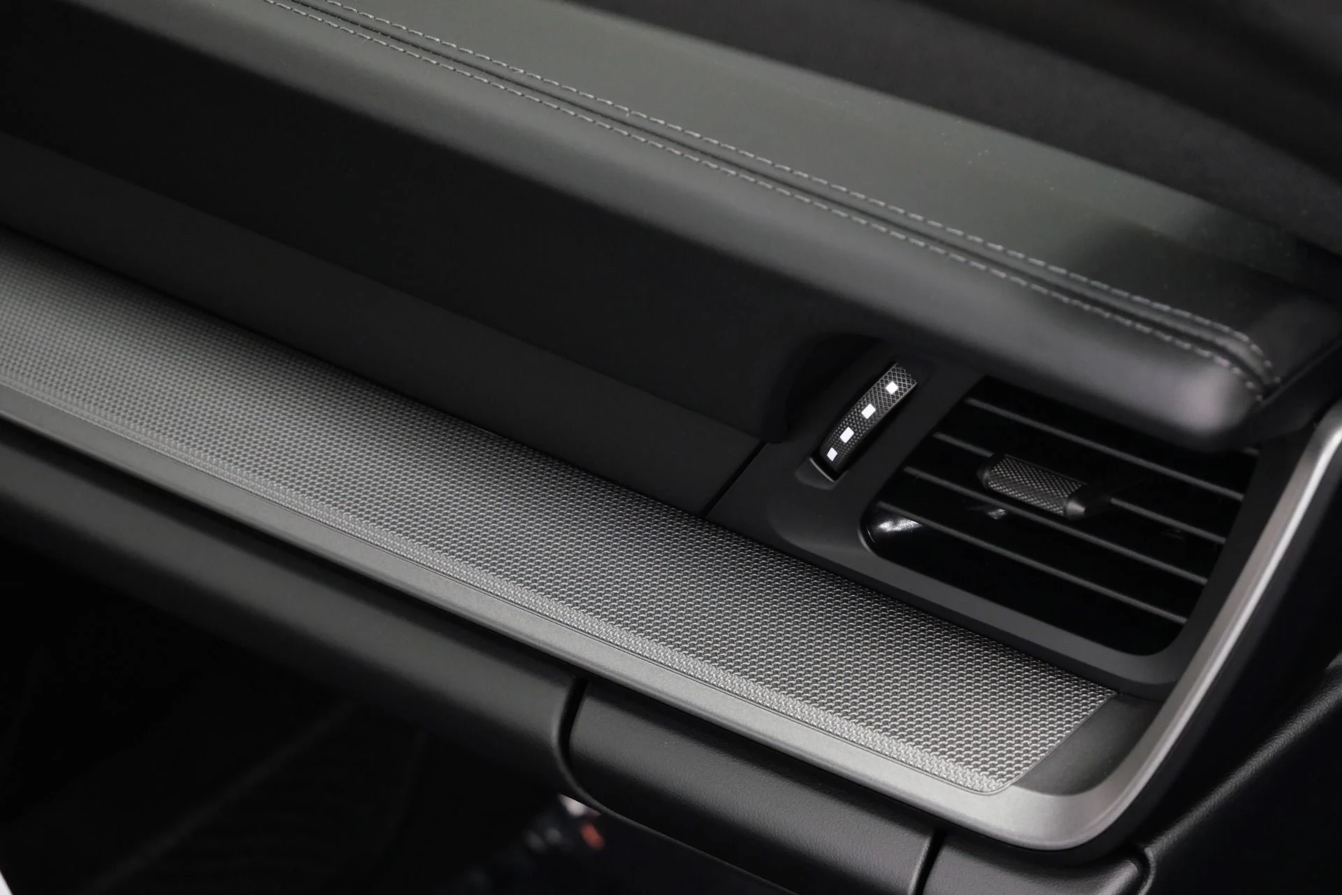 mph030_776294468_Used_2025_Porsche_911_Carrera_Low_Miles_Premium_Package_Front_Axle_Lift_1756231403_db65f247fe