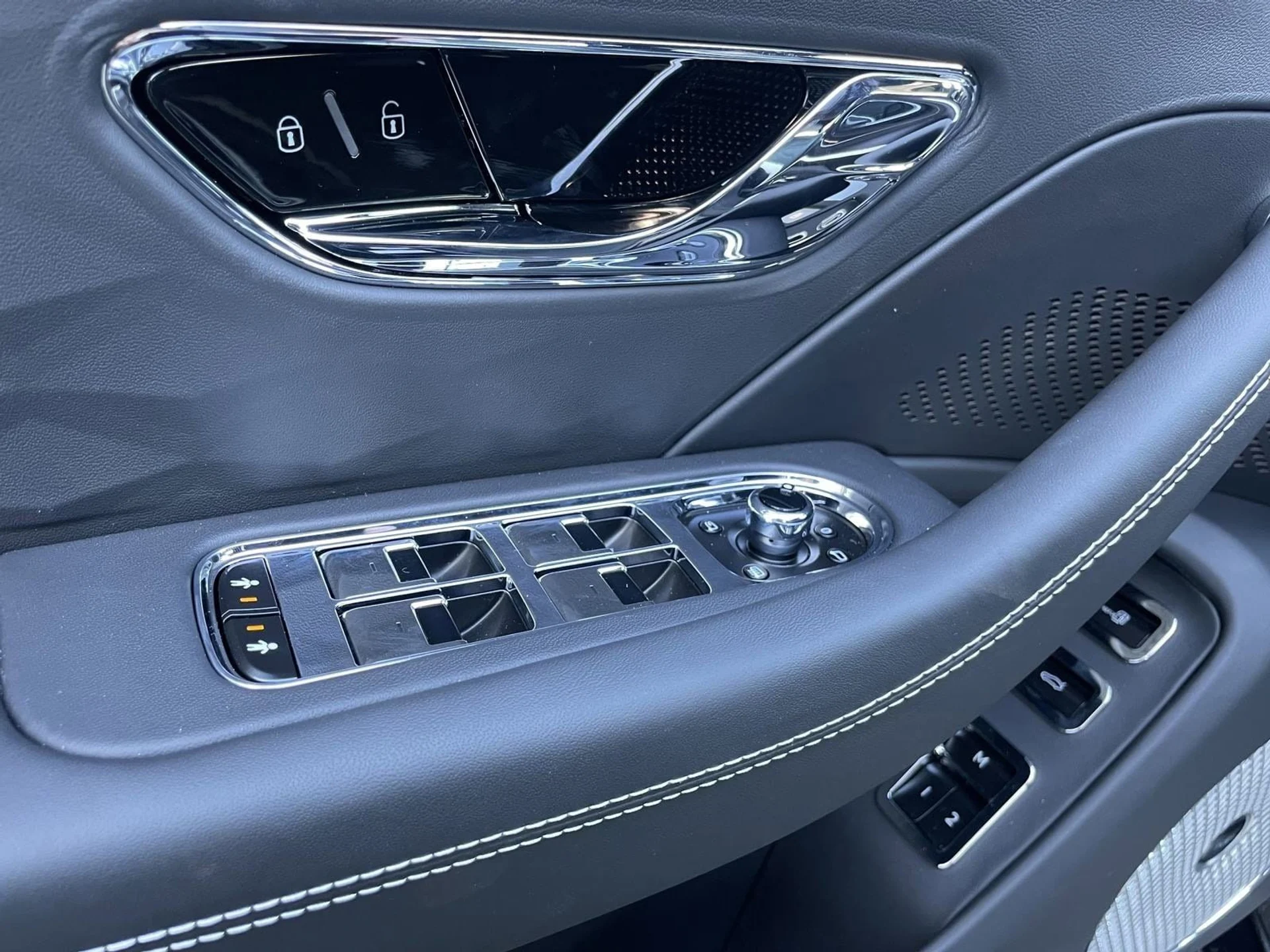 mph030_780259125_35fd1f1a0645dd01f6b79d587f57eb92x_e1d8983764