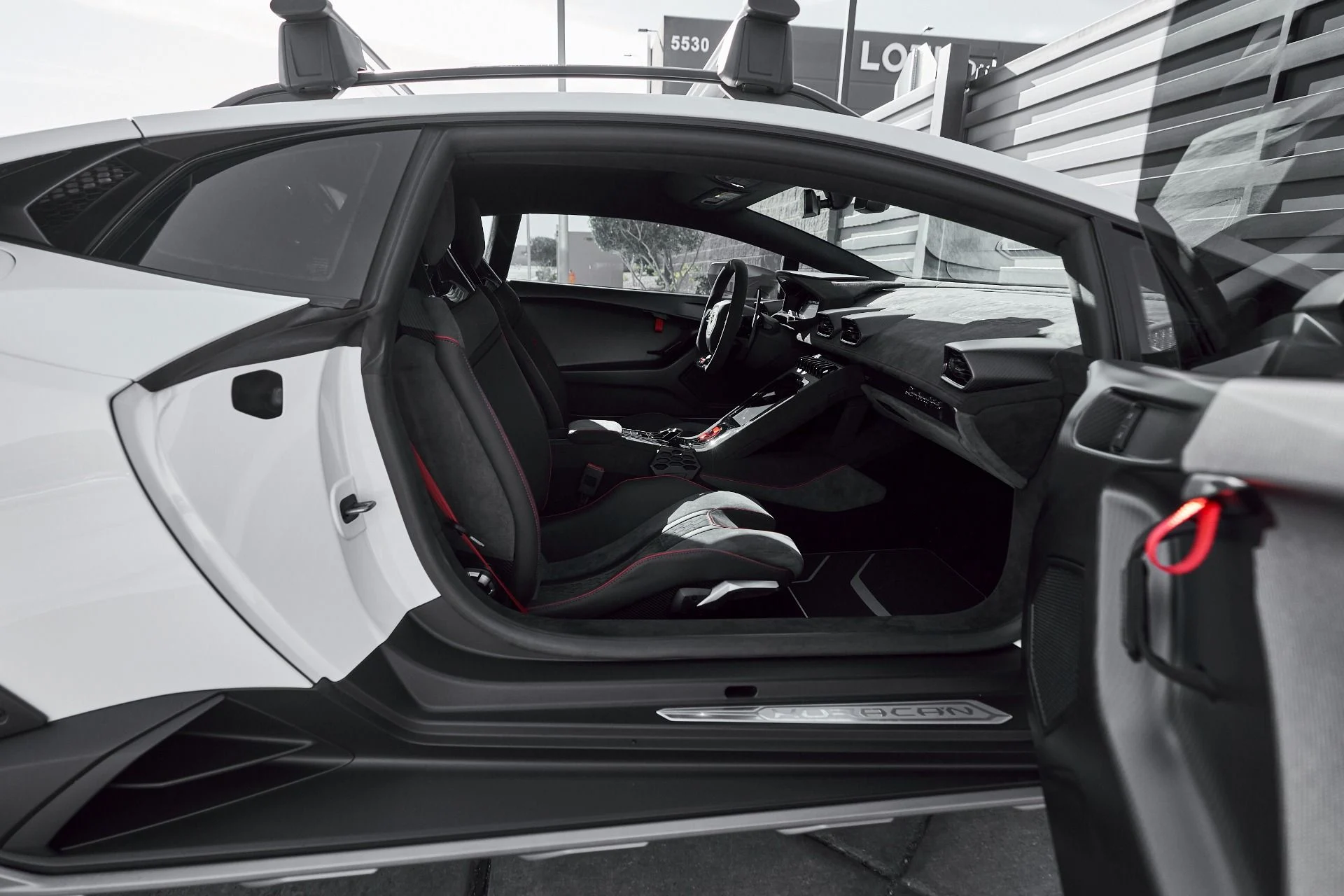 mph030_787183007_Used_2023_Lamborghini_Huracan_Base_1764123569_fa749afb90