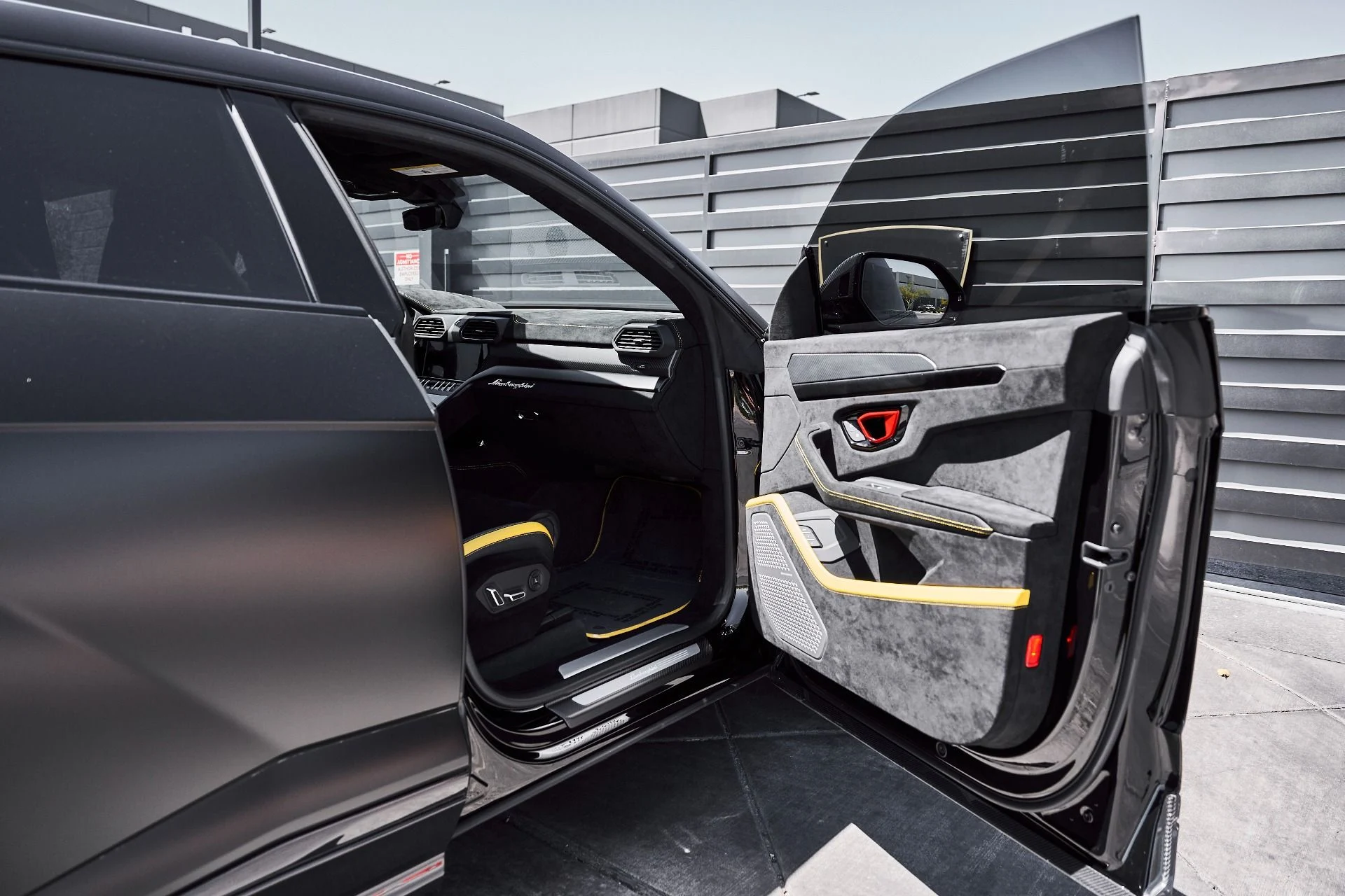 mph030_790262402_Used_2024_Lamborghini_Urus_Performante_1778116994_cbc2df2218