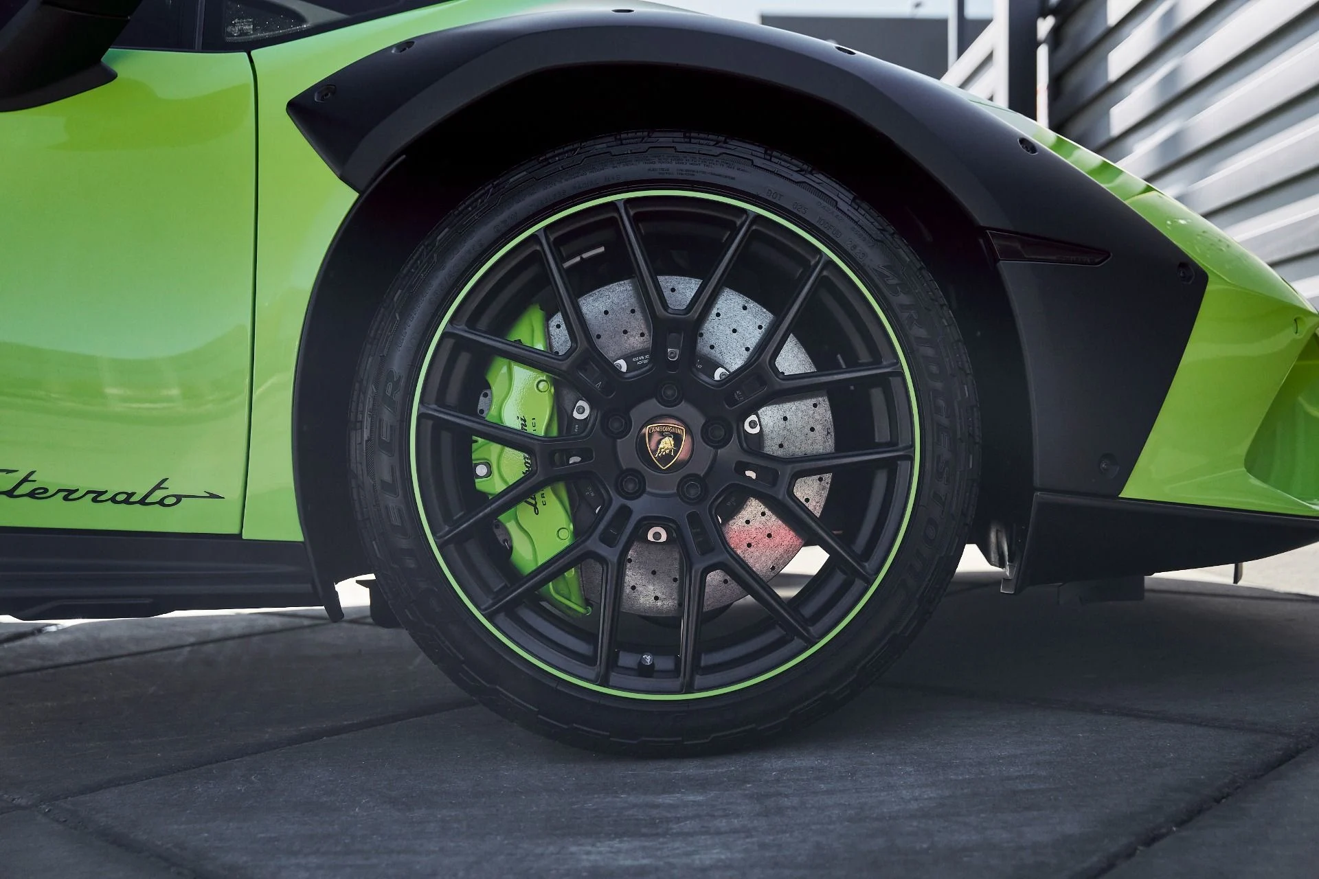 mph030_793434485_Used_2024_Lamborghini_Huracan_Sterrato_Base_1767062418_55206e64f2