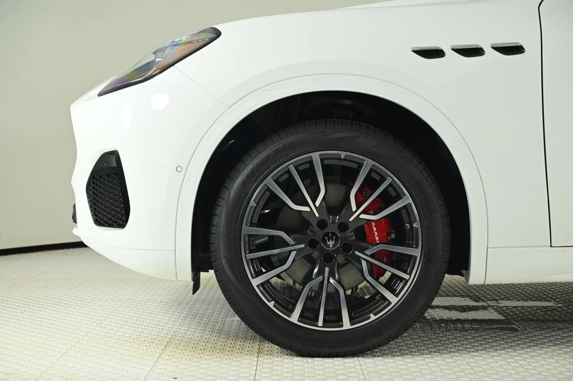 mph030_812372933_used_2025_maserati_grecale_base_11350_22975680_30_1024_3ae2f93937