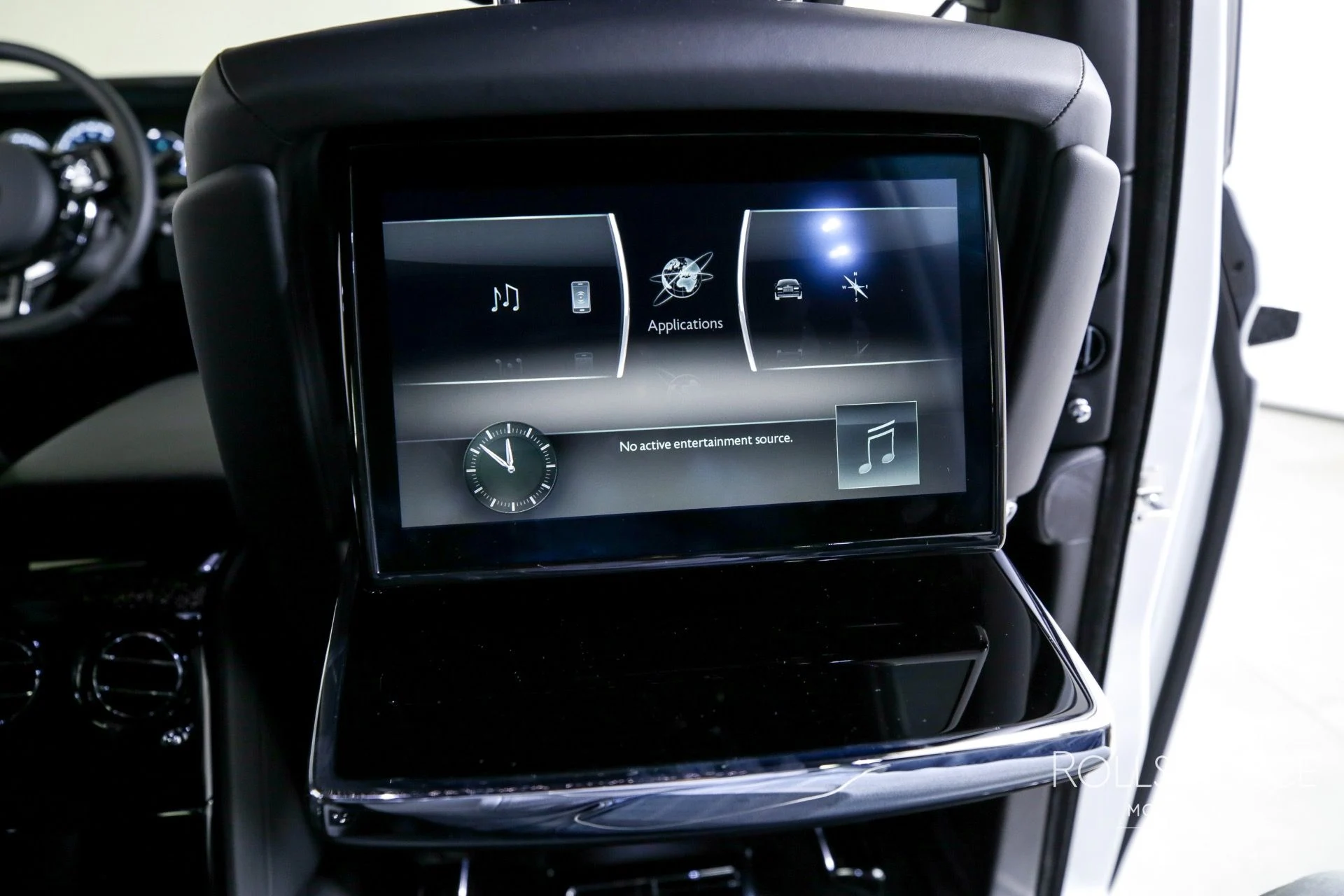 mph030_815263947_Used_2023_Rolls_Royce_Phantom_1726254604_5bc8b67f42