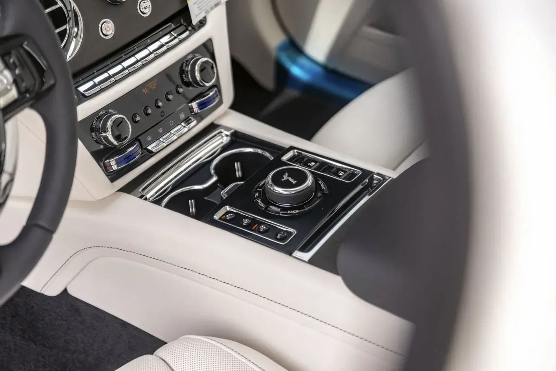 mph030_819426089_d1f5dc5d82734df4ade84de0ccd658ec_338f318911