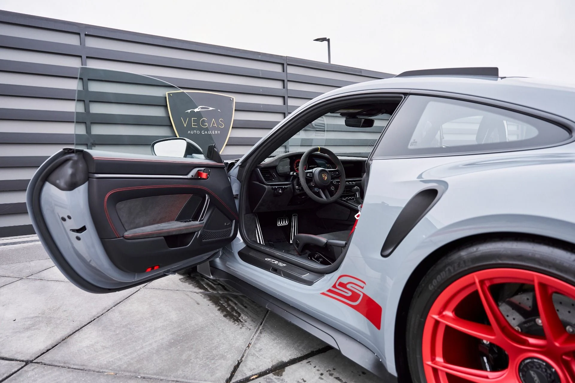 mph030_819902252_Used_2024_Porsche_911_GT_3_RS_1767150502_5444283937