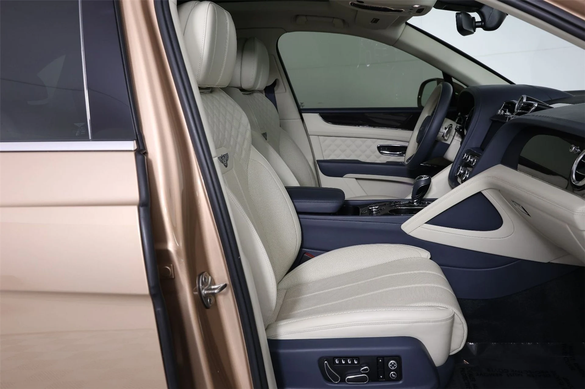 mph030_82462424_3f20aa864fd39daacd7847b256770825_008662c199