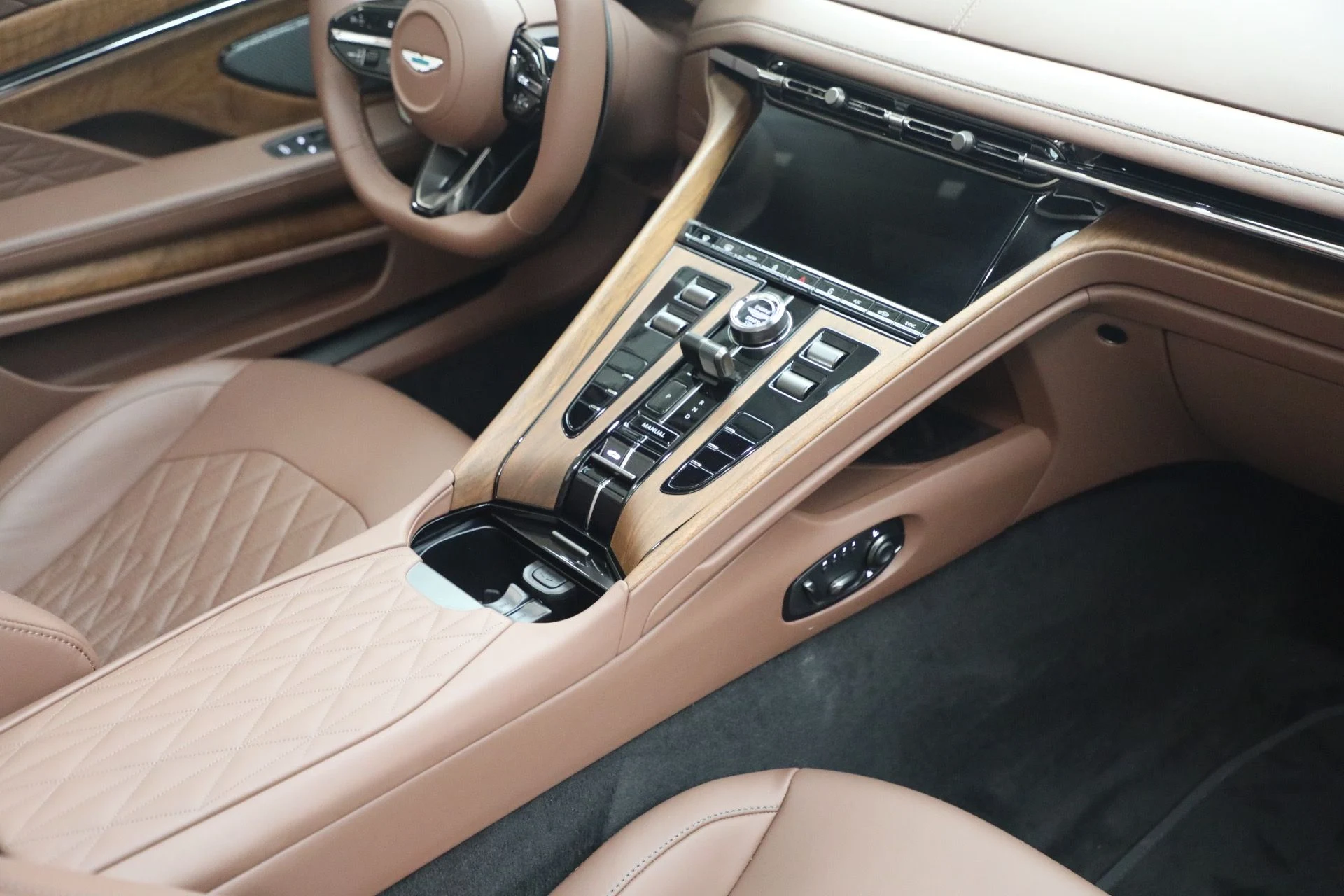 mph030_839933773_New_2026_Aston_Martin_DB_12_Volante_1767705688_43cc18bba7