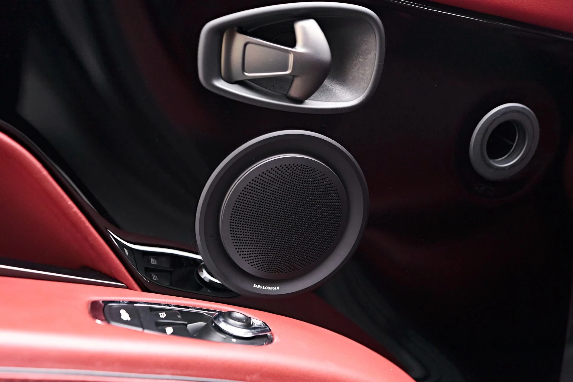 mph030_84488547_Used_2021_Aston_Martin_DBS_Superleggera_1720056677_93113b3a7d