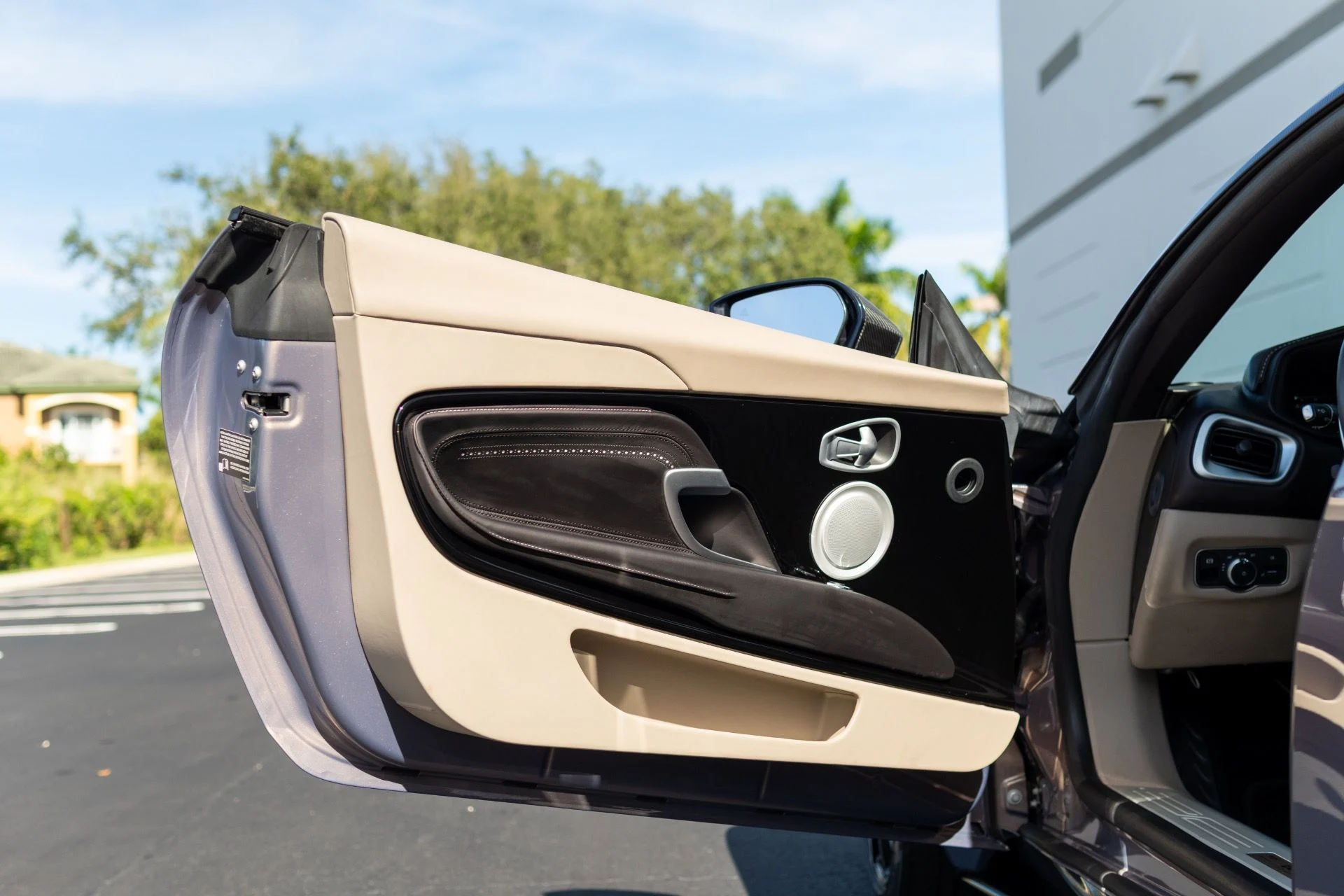 mph030_851822588_Used_2023_Aston_Martin_DB_11_V8_1765580220_7f35c83cdb