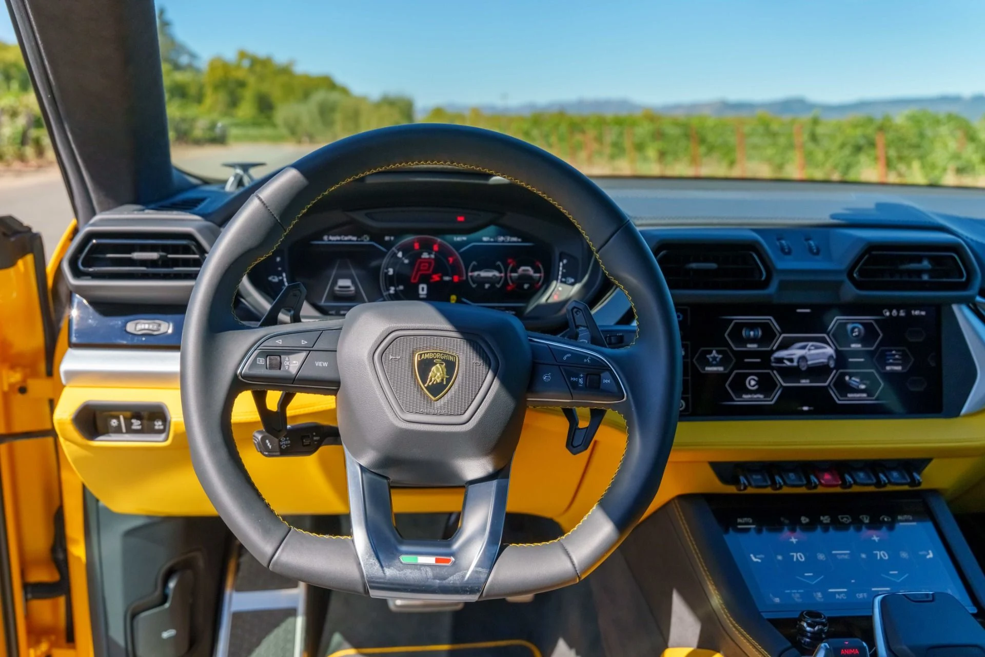 mph030_855229459_Used_2025_Lamborghini_Urus_SE_1759793239_d880442d41