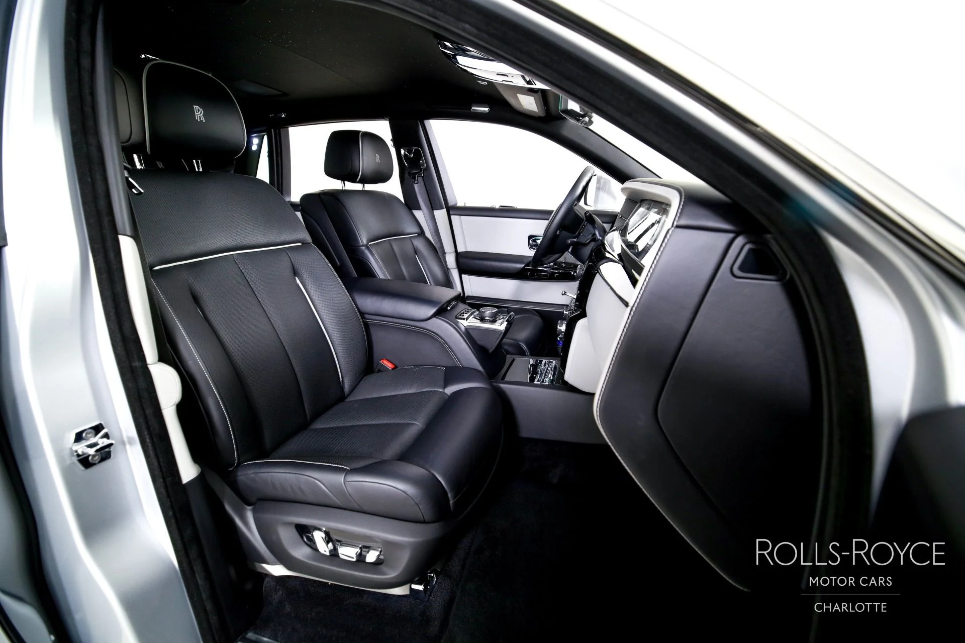 mph030_857790869_Used_2020_Rolls_Royce_Phantom_1757533219_2148842102