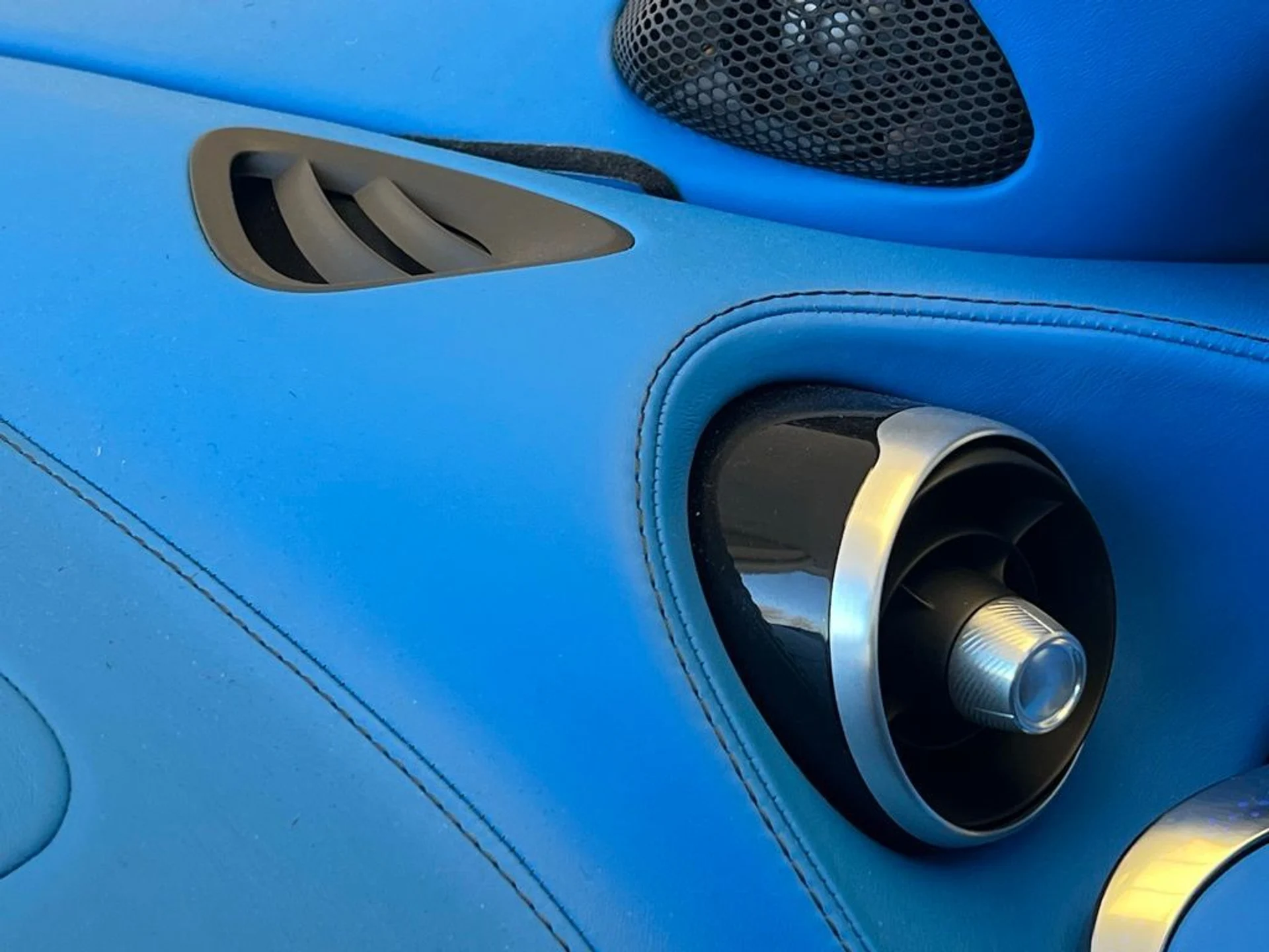 mph030_858144672_c28d3495729e8899893c2a4c1d3b20acx_2a48125fec