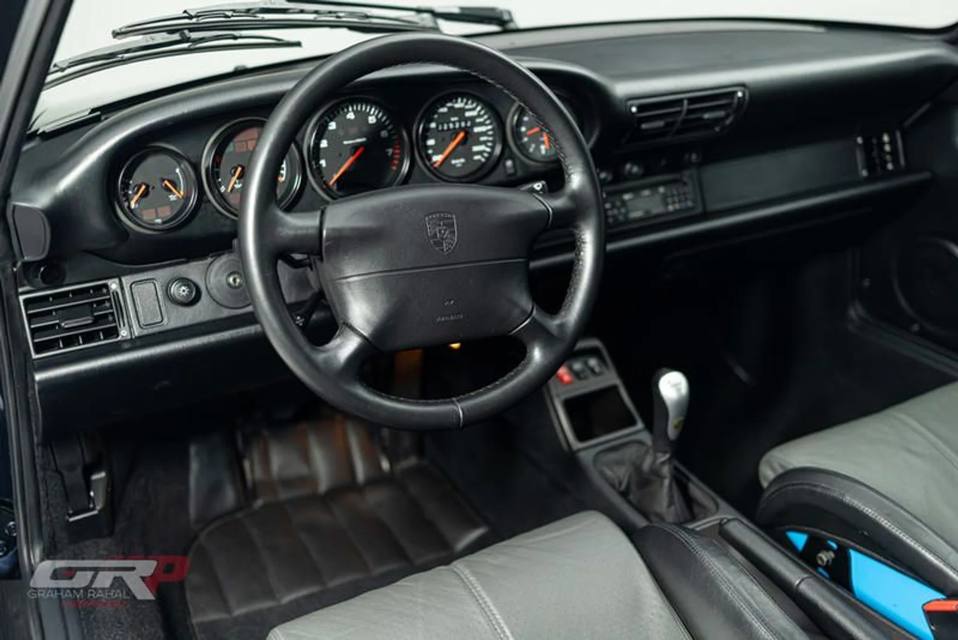 mph030_861807789_7705_BA_24_D579_4422_8_BF_5_6_B2_C35_E22981_9791115821