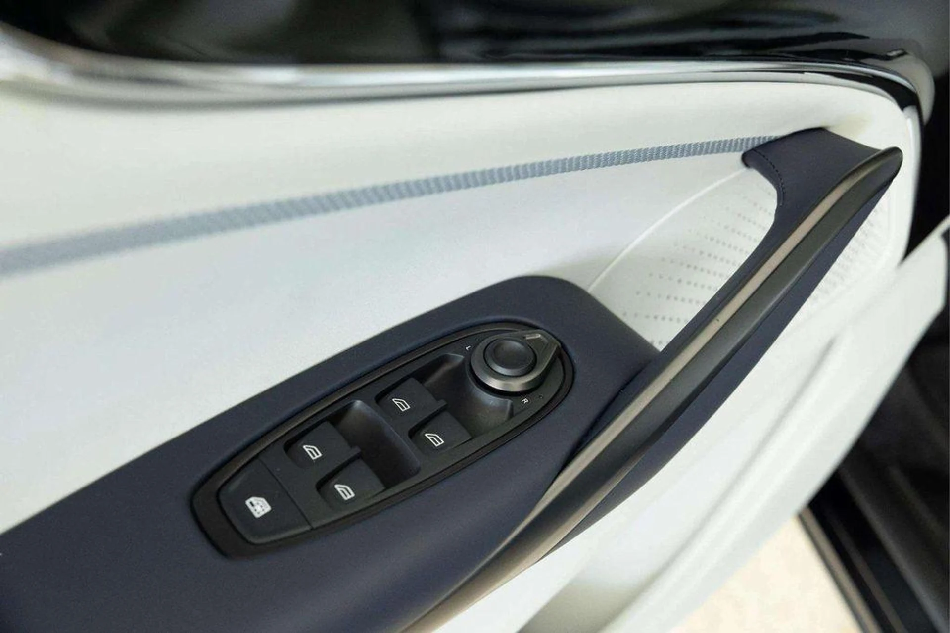 mph030_878315638_Dqq_EO_1zg_D_Sv_IHO_2i_Qn_Bdimo_Uu_I_c46ffd64d9