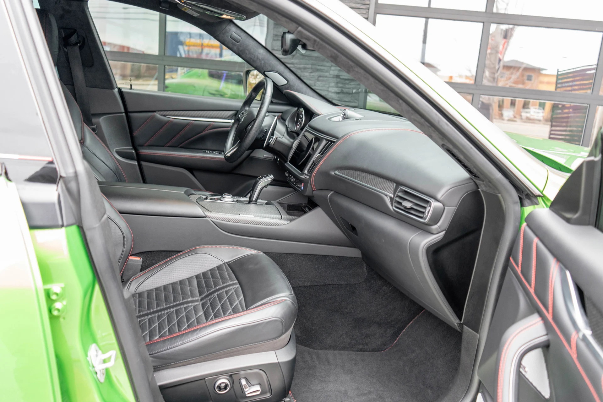 mph030_892411289_31_0ce541b544