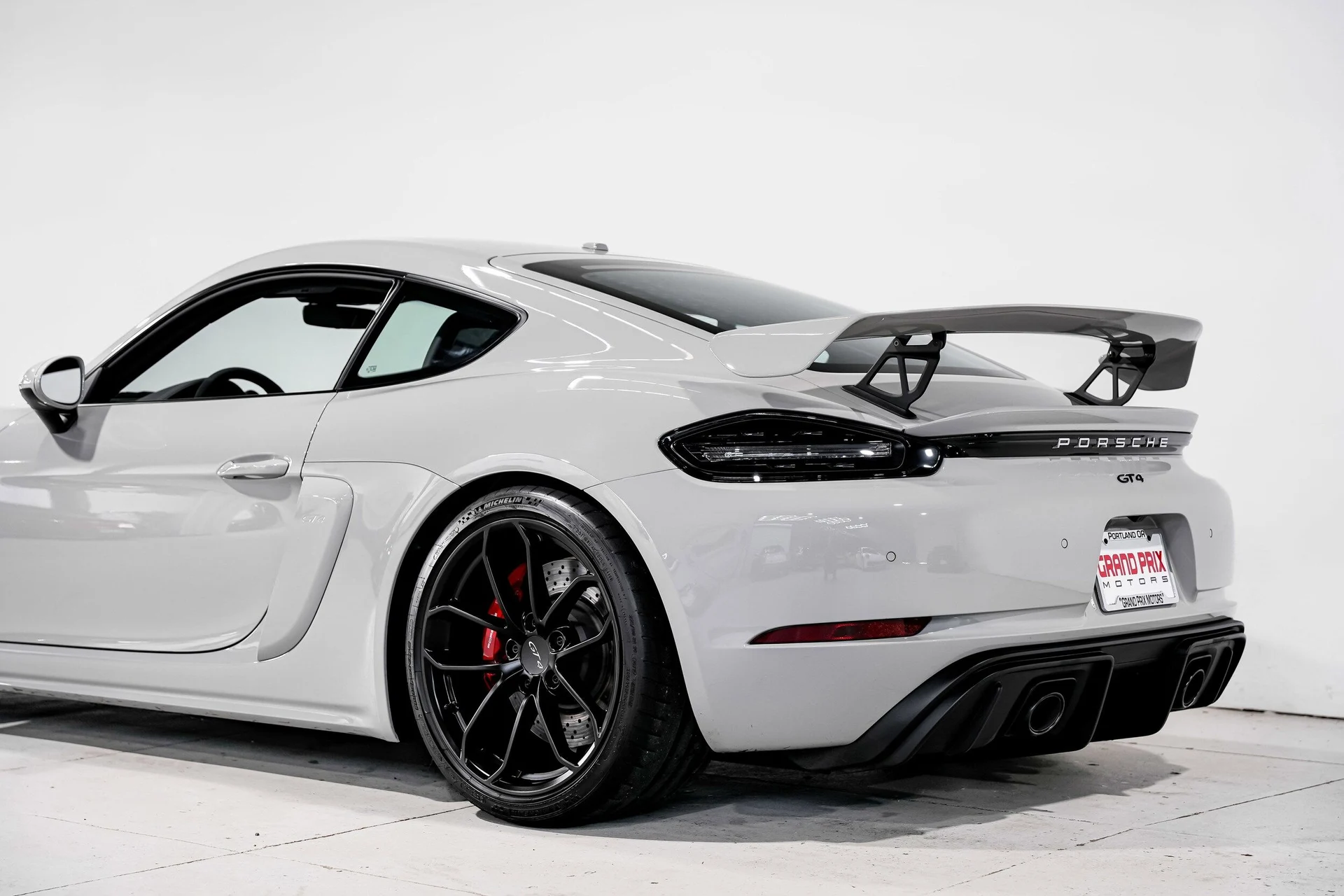 mph030_896430268_5c0a513900945712590777a4e5631f33x_d9bd1c2a7c