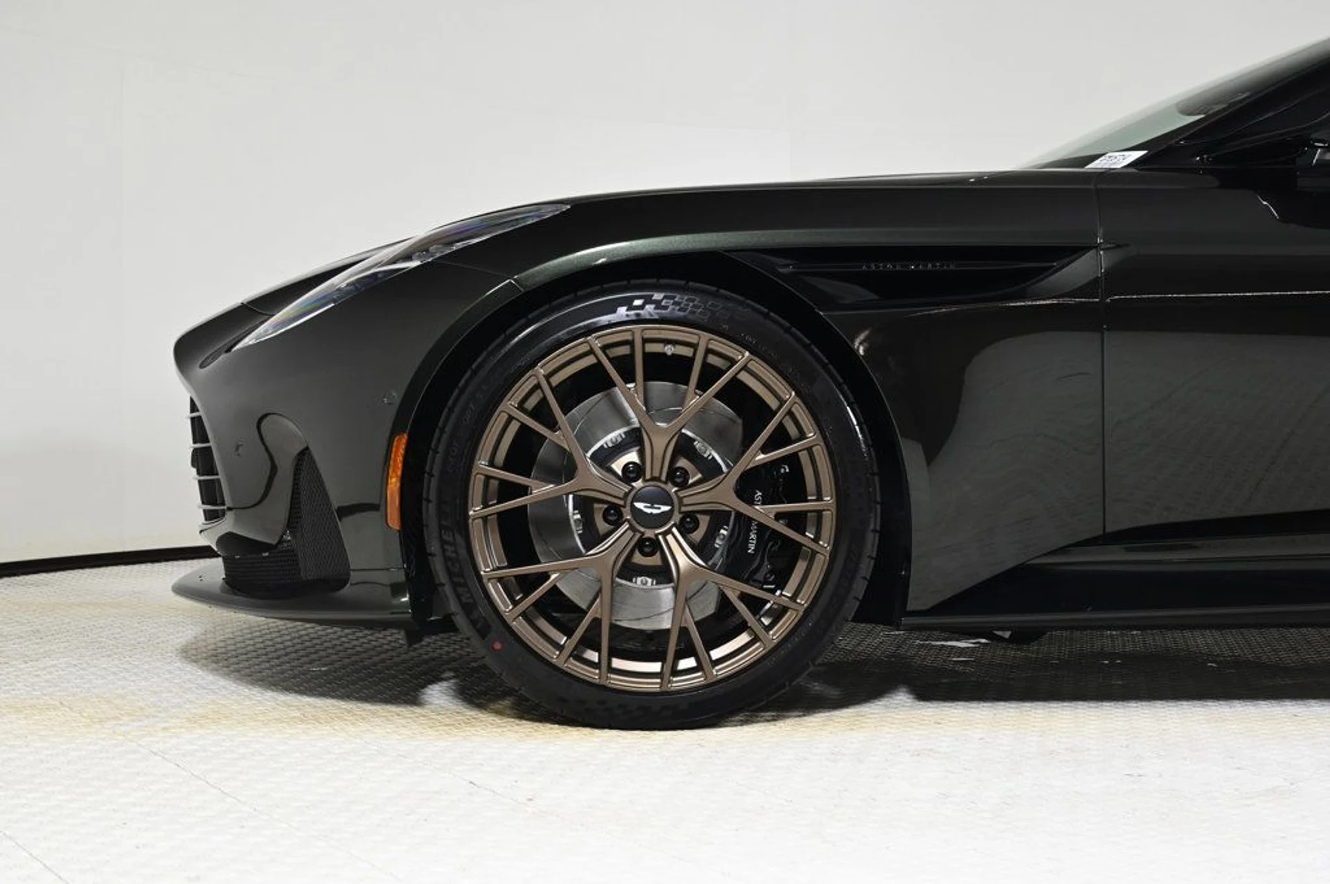 mph030_899704446_new_2026_aston_martin_db12_11350_22928535_30_1024_31ccc28b5c