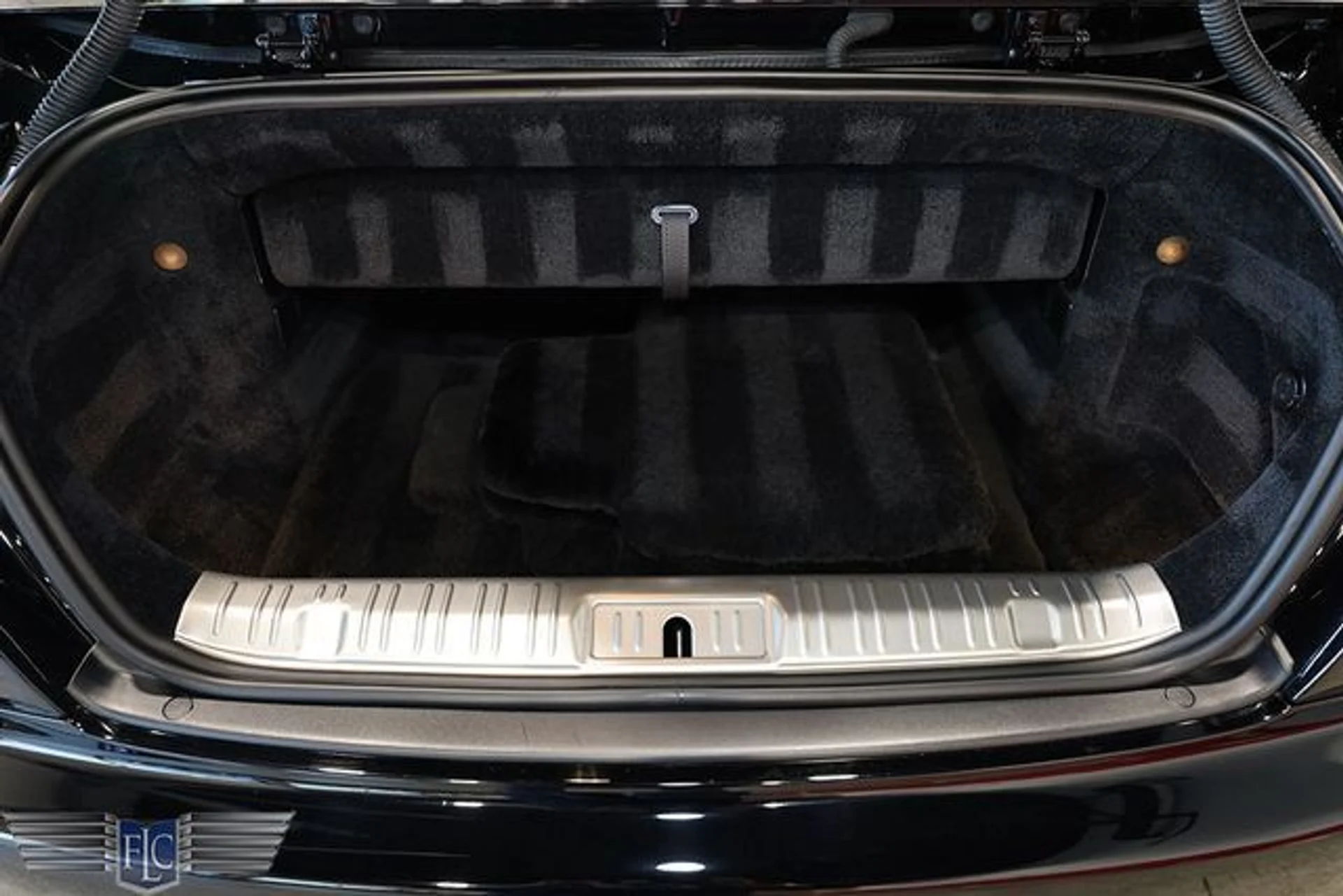 mph030_903012534_used_2017_rolls_royce_dawn_convertible_9689_23082501_35_640_f90a44944f