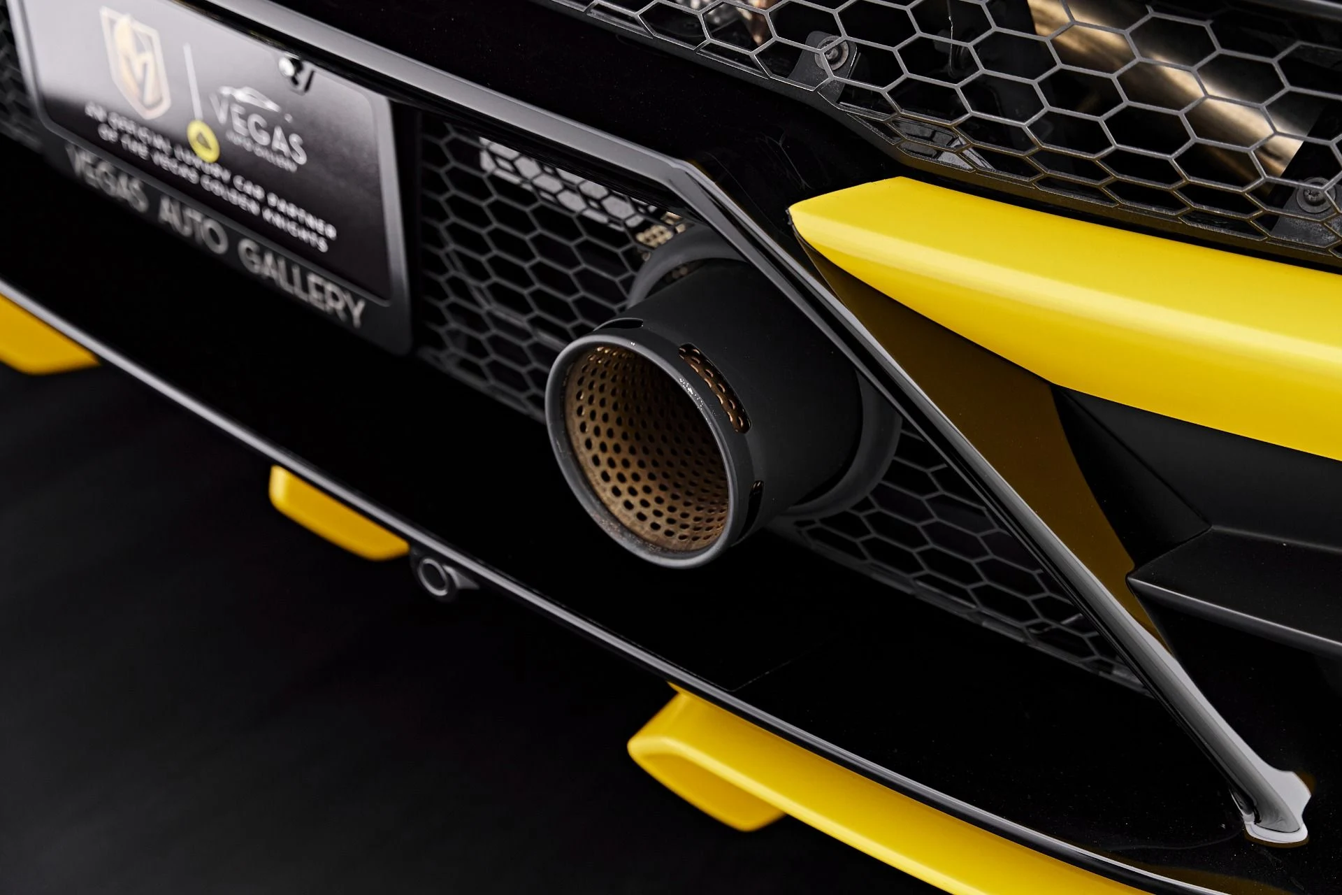mph030_911276570_Used_2022_Lamborghini_Huracan_EVO_Base_1787357842_2764e761dc