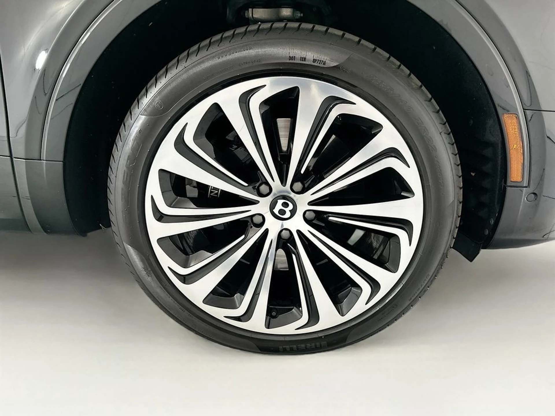 mph030_915821260_used_2021_bentley_bentayga_v8awd_8119_23037216_31_1024_a889399e9b