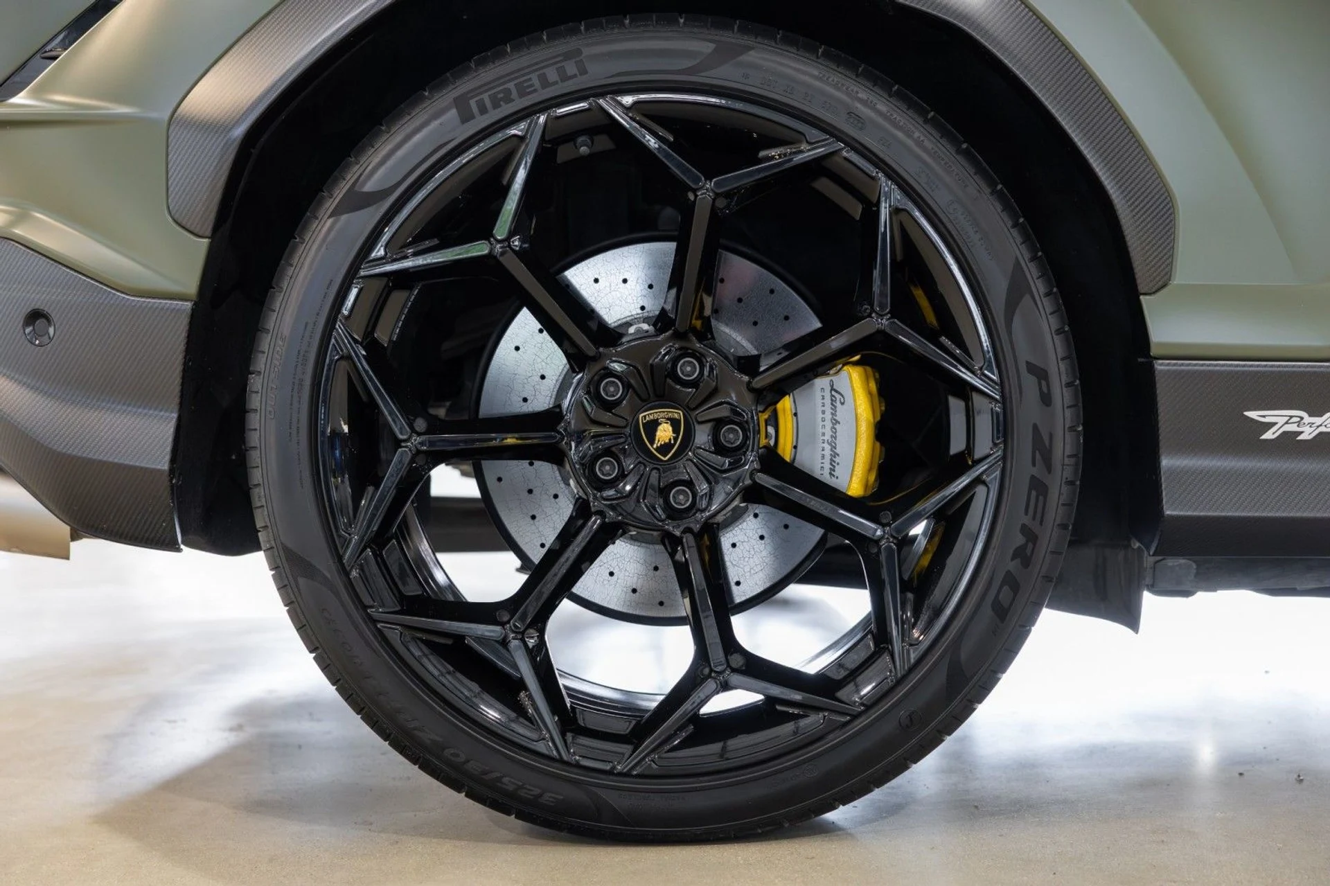 mph030_924204902_xw_76a54066e2