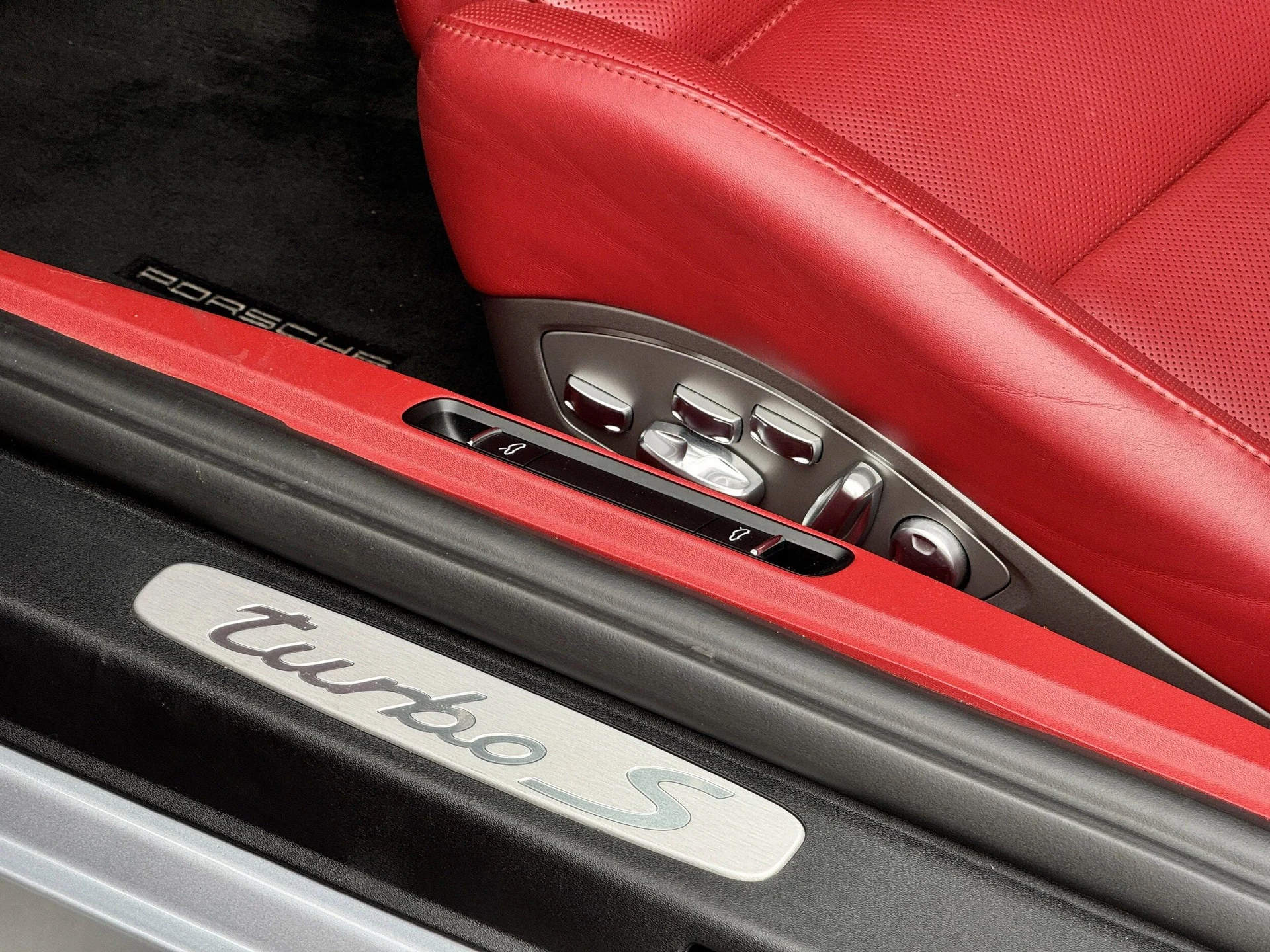 mph030_924804549_07bc9fcfeb695258f4405b8ce791e872x_348cdb0d84