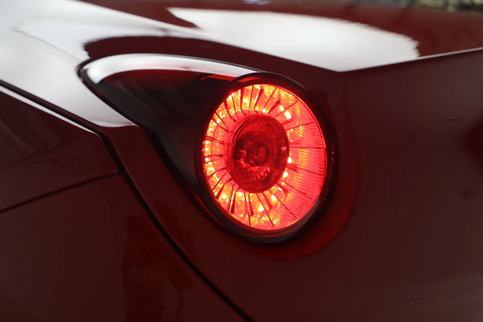 mph030_926140653_Used_2014_Ferrari_California_30_1790957521_4378e87e92