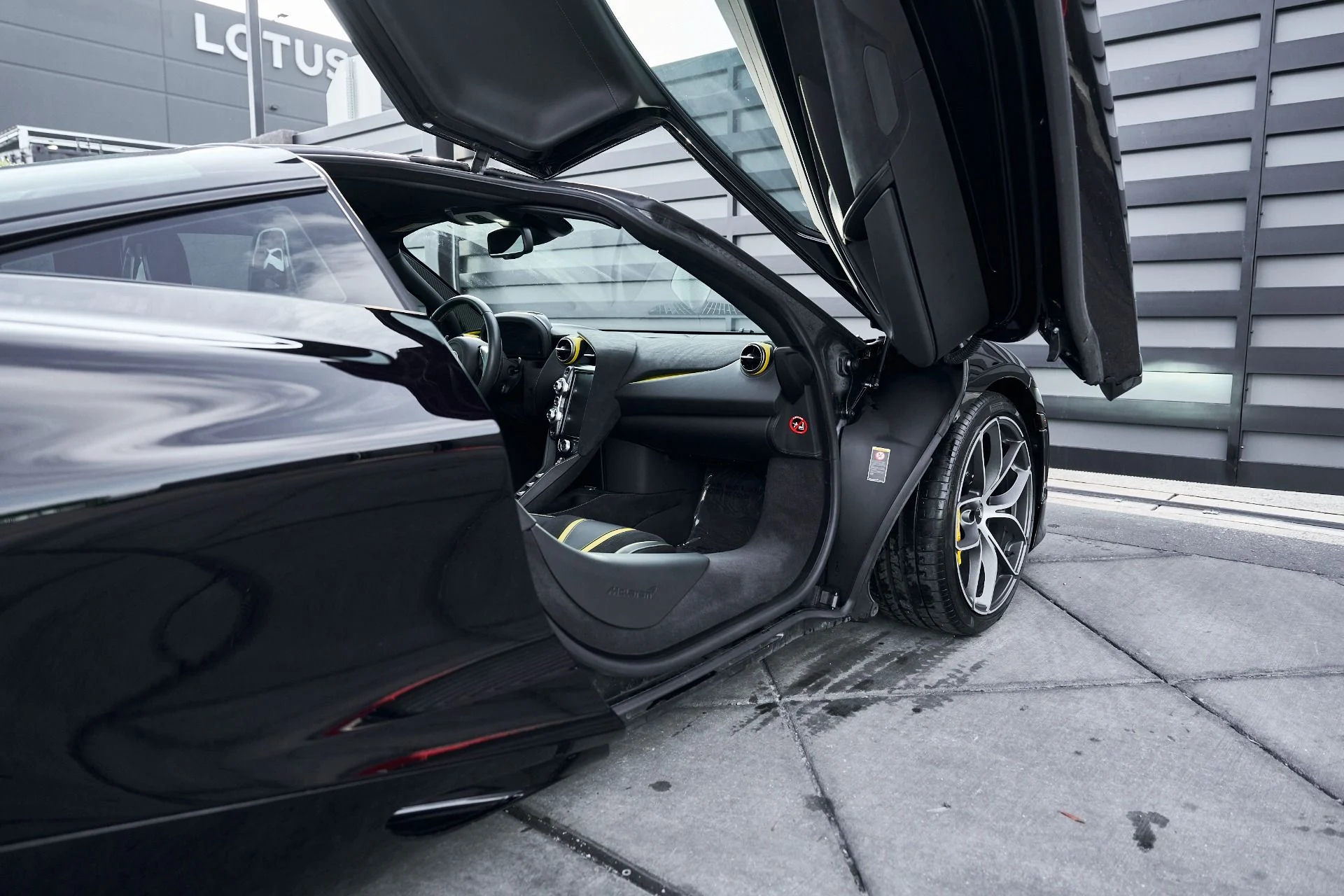 mph030_928783357_Used_2021_Mc_Laren_720_S_1767401836_94a6350964