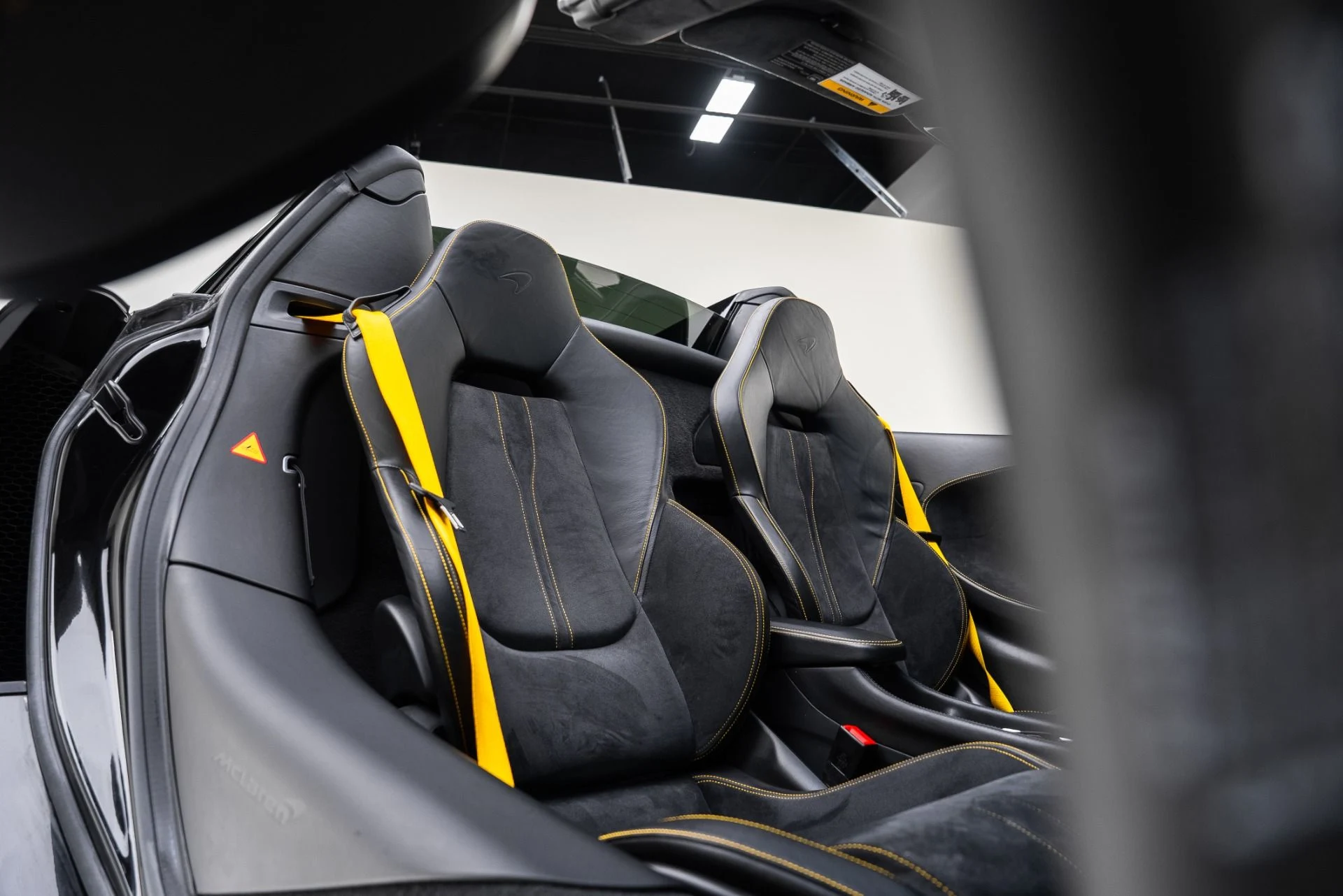 mph030_929437265_Used_2019_Mc_Laren_570_S_Spider_1767812844_2d3c87733d