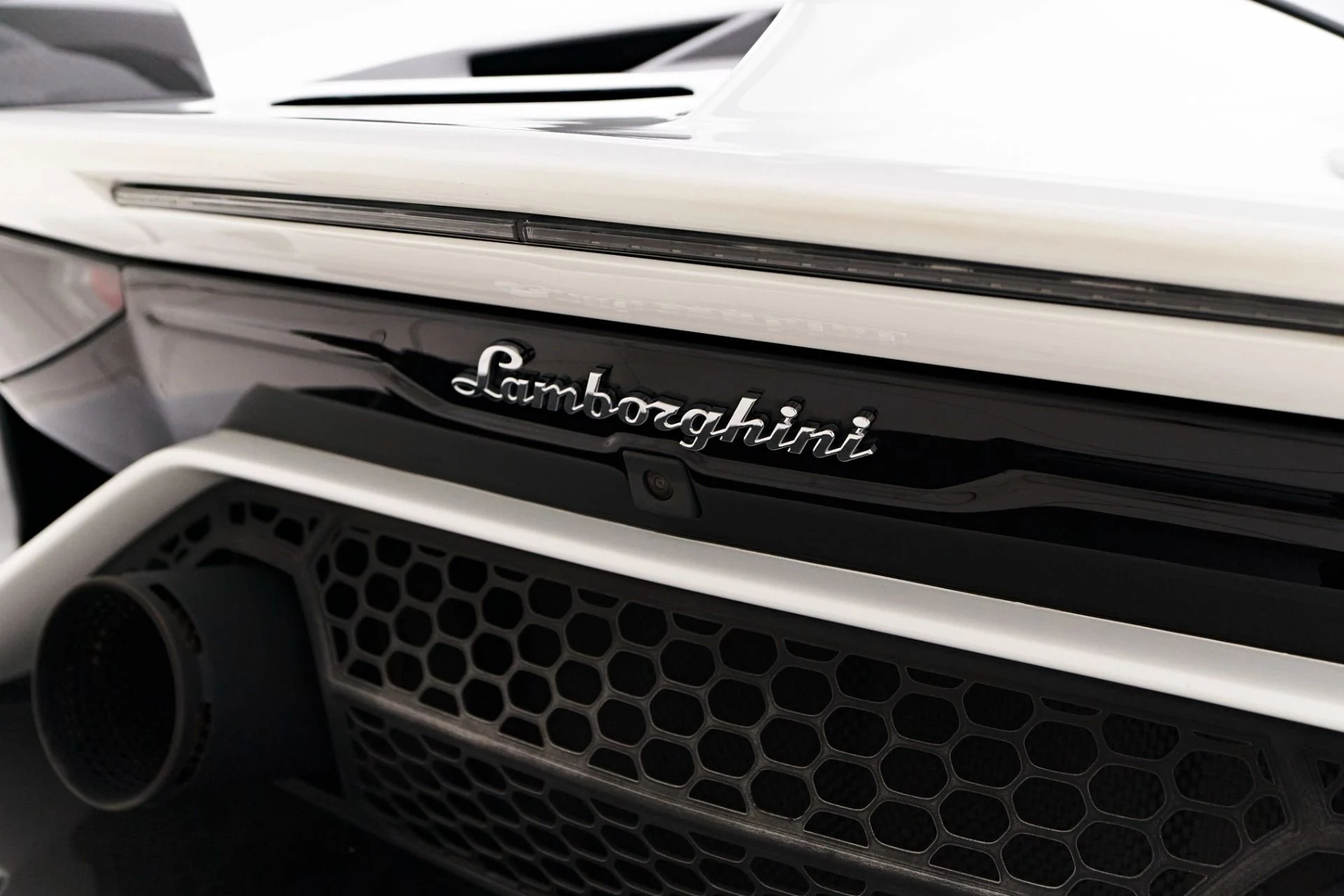 mph030_930558164_Used_2021_Lamborghini_Aventador_SVJ_Base_1722739728_4f68f695e4