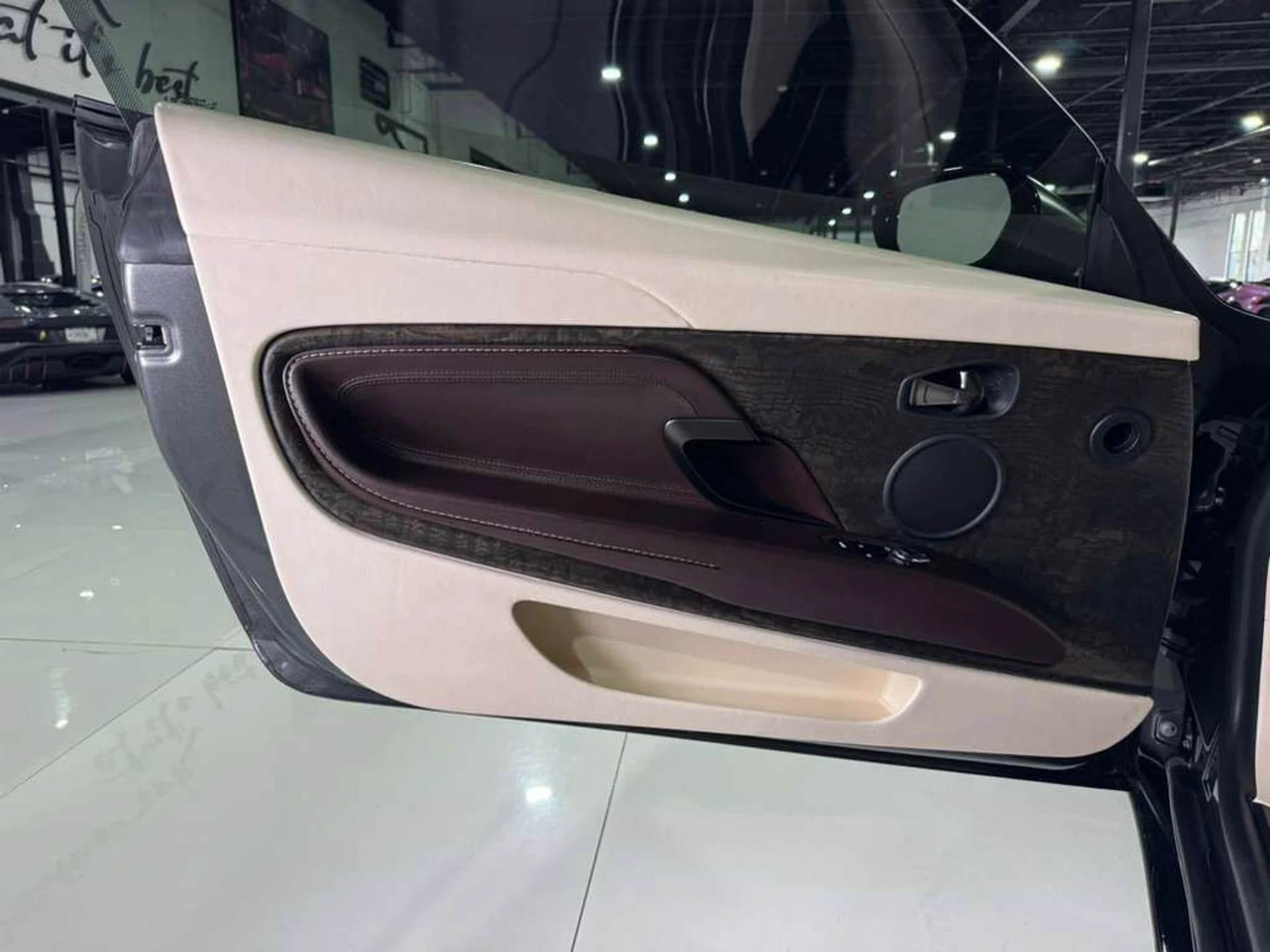 mph030_932604365_d6e8d8aed8bcfd292f23c717fee9e9c0_a4b135b4ad