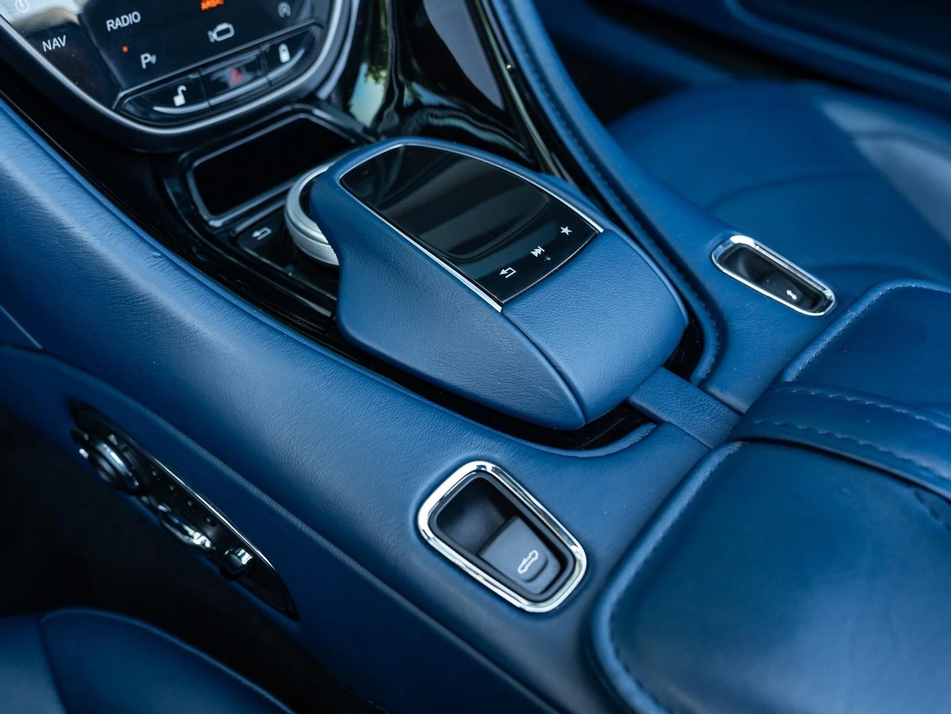 mph030_933011804_Used_2020_Aston_Martin_DBS_Superleggera_1764795968_d81f263fd0