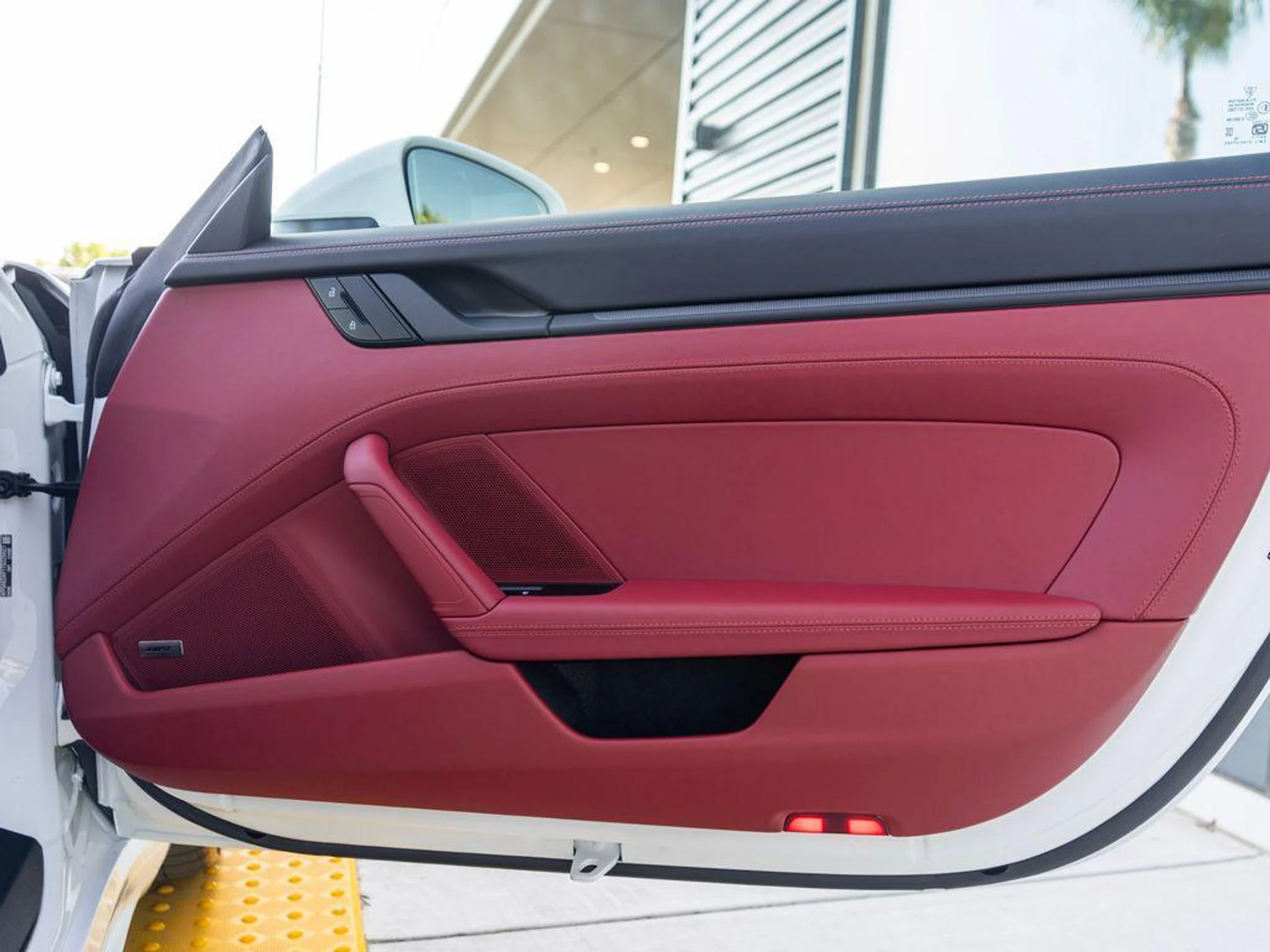 mph030_937429277_FK_7fguyb_B_Mz4_Oa9_G3_Hy_Z_Wgy_Y_So_7a50d022ed