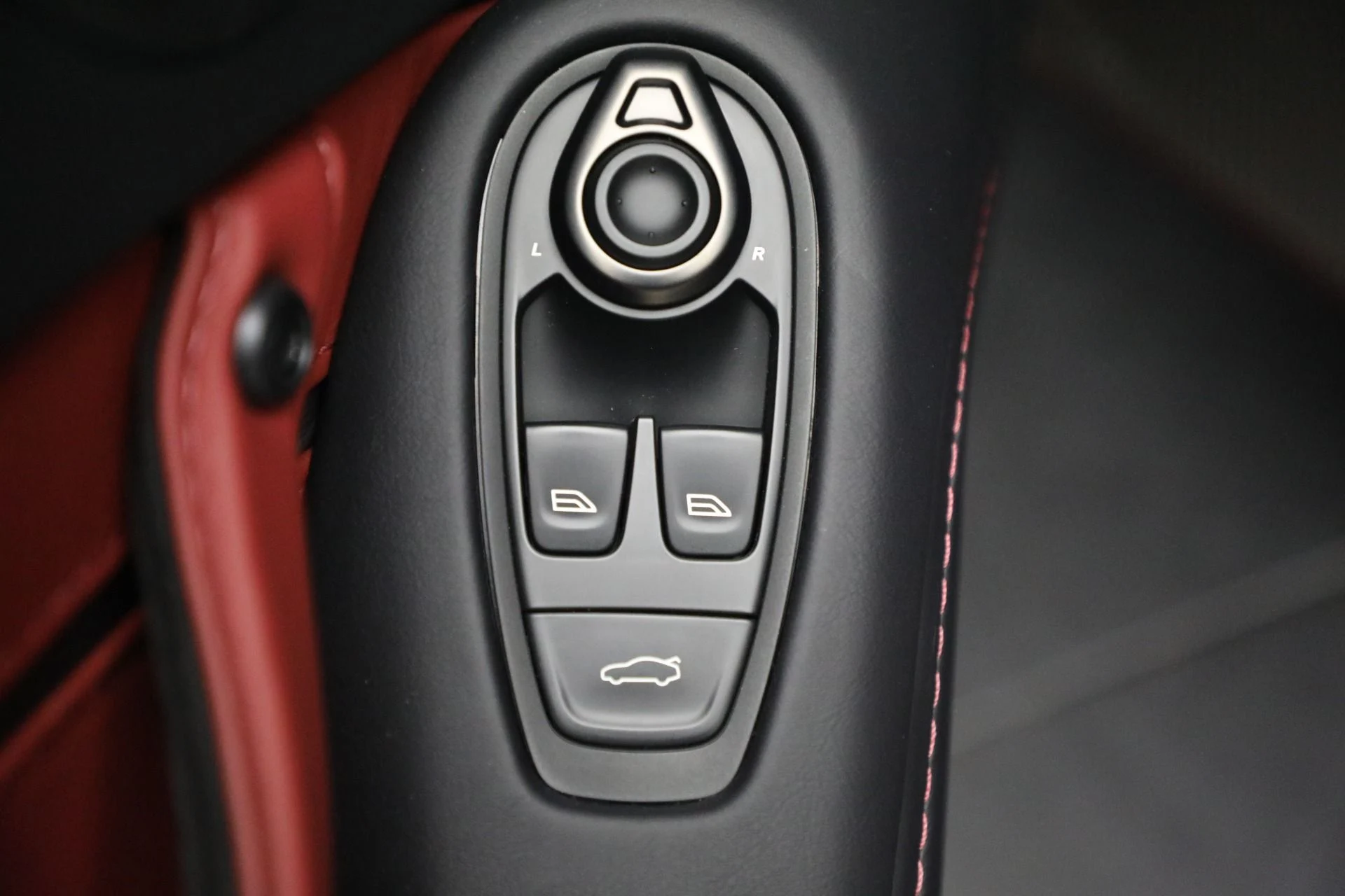 mph030_945974688_Used_2023_Aston_Martin_Vantage_V12_84f3b69e88