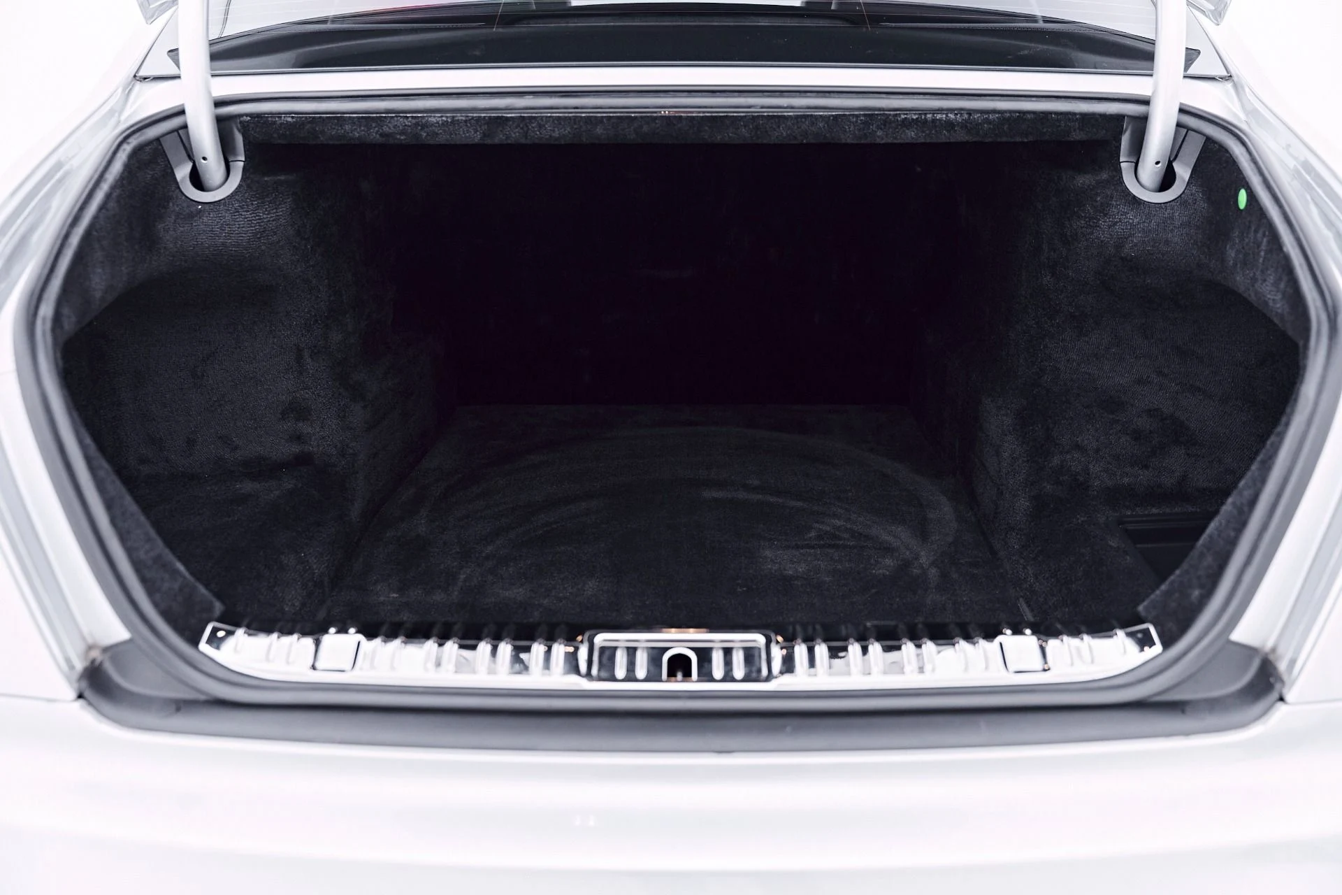 mph030_950855413_Used_2015_Rolls_Royce_Ghost_Base_1783648161_6a7ac707b1