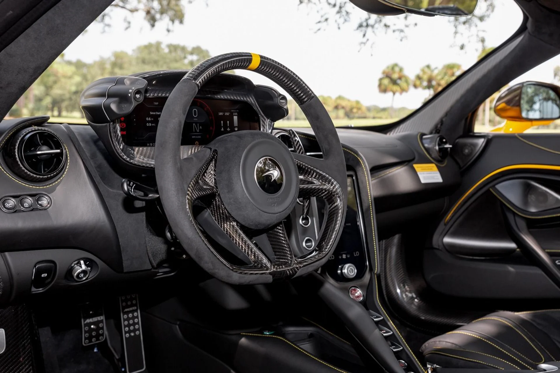 mph030_951003497_437_p31_l_de0d39268e