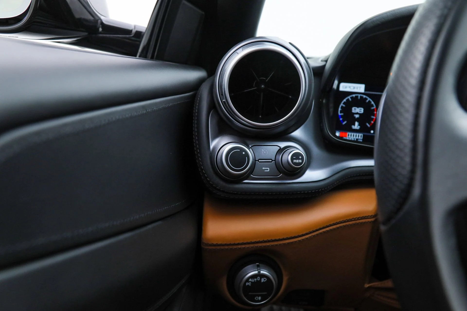 mph030_954956461_75db7a07a8c30b9441853fc112f3c4e5_e58f2d7a91