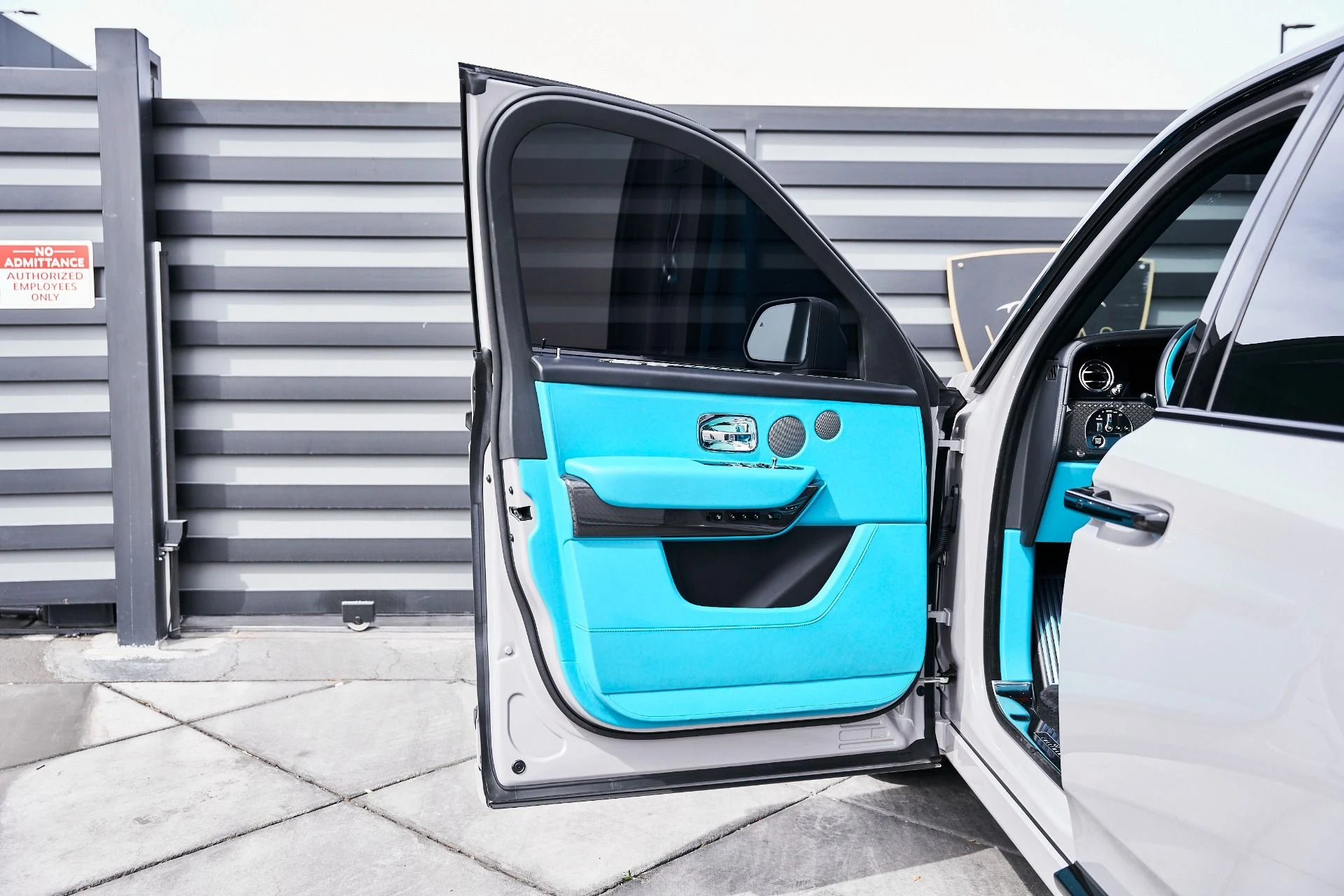 mph030_960512540_Used_2025_Rolls_Royce_Cullinan_Black_Badge_1774912483_def66d6820