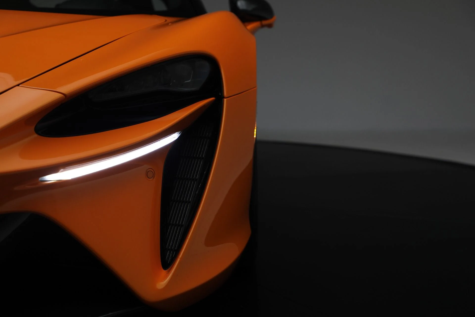 mph030_965633373_Used_2023_Mc_Laren_Artura_Vision_dbabba5160