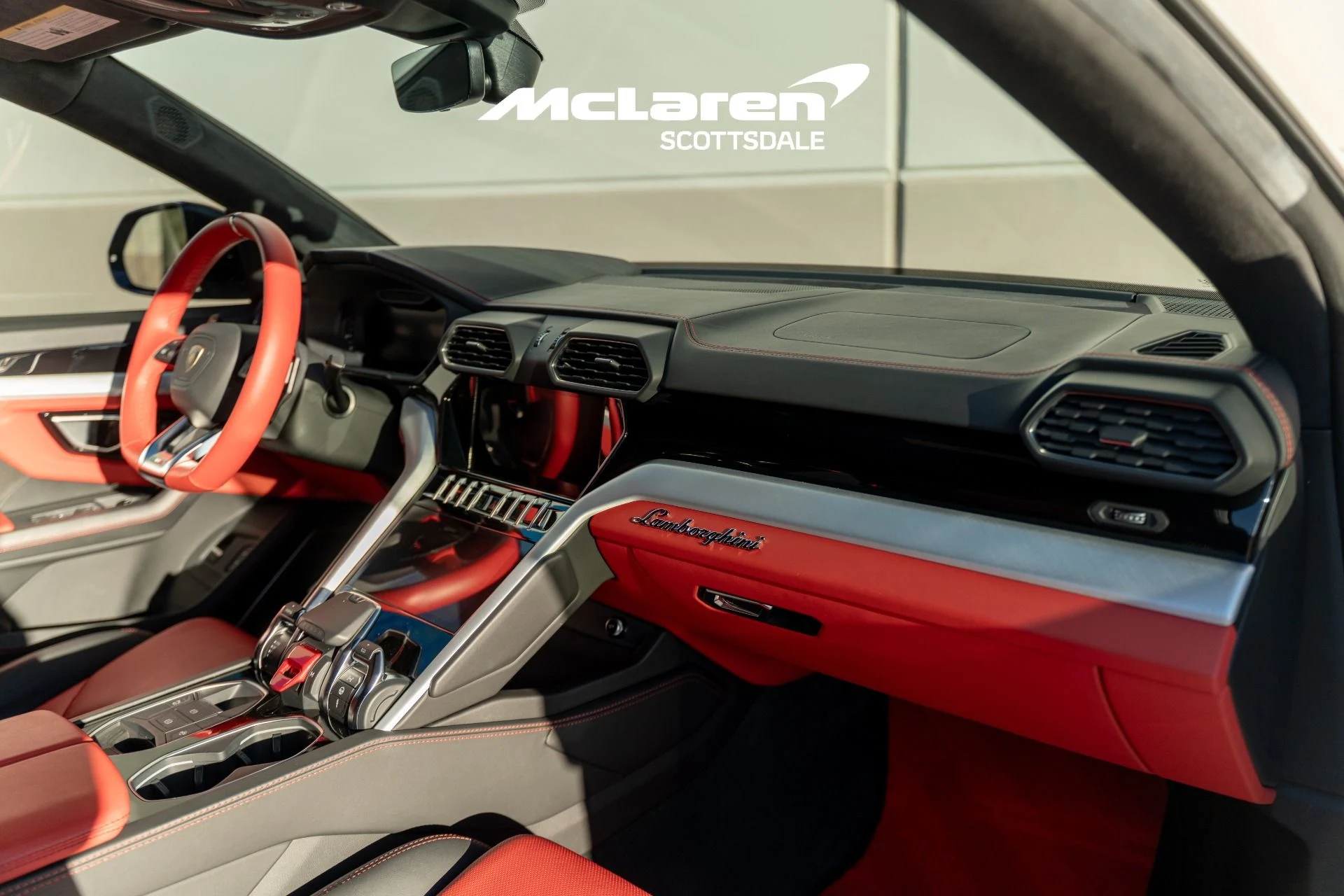 mph030_967910908_Used_2021_LAMBORGHINI_URUS_1765671220_a58afcdd29