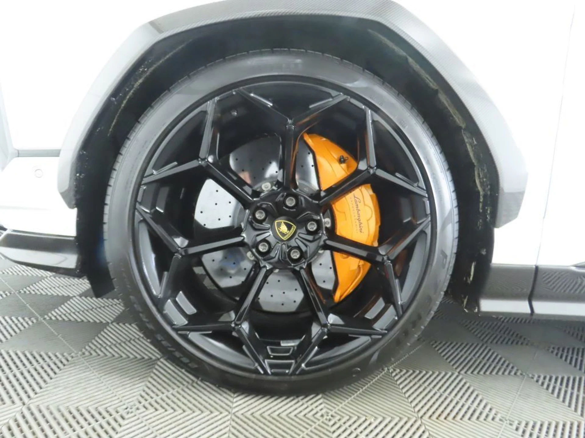 mph030_96893043_used_2024_lamborghini_urus_performanteawd_8119_22973080_31_1024_cf964761bb