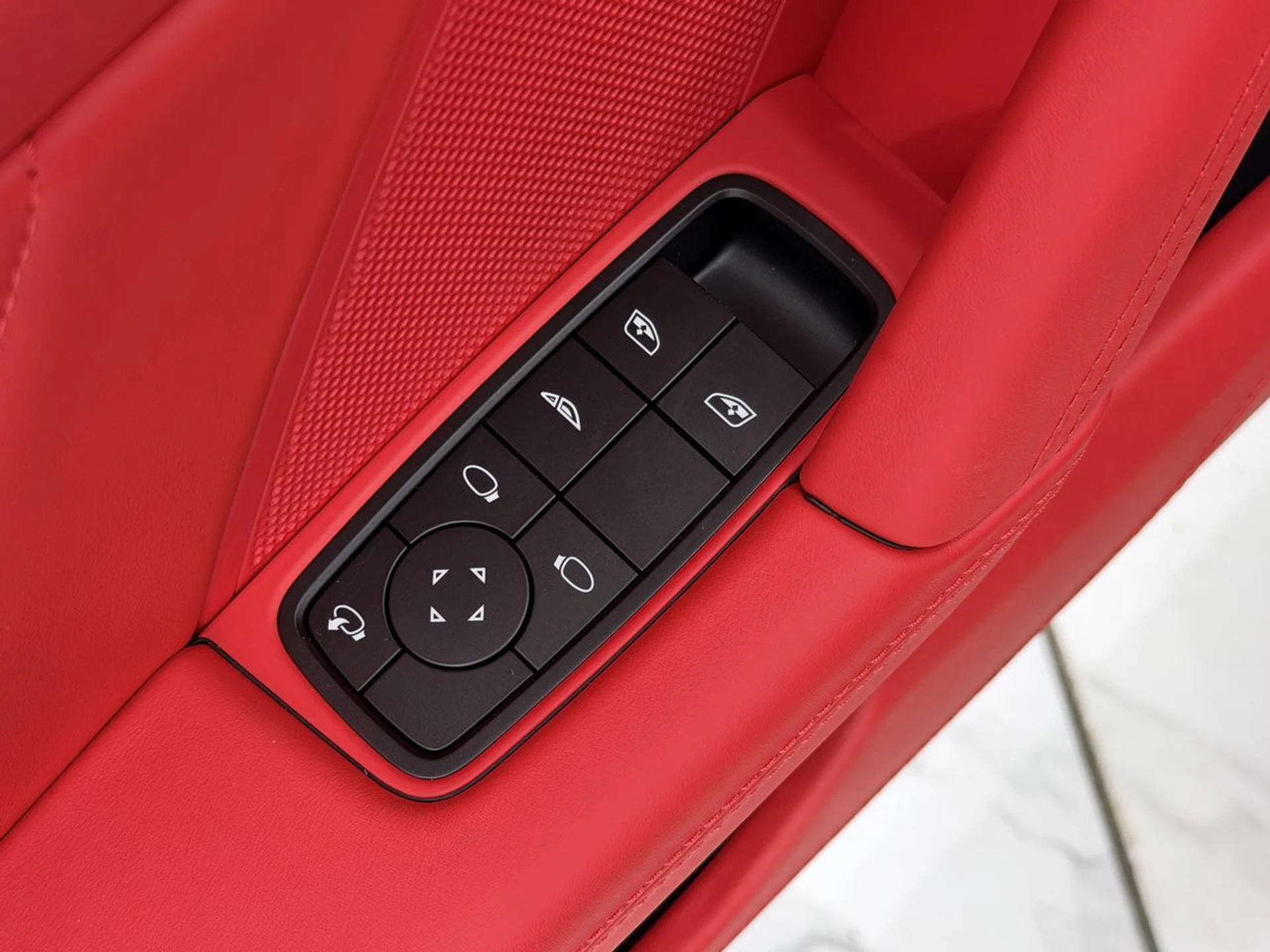 mph030_968952864_716beaf23813714da9ec88fc31126add_842b972882