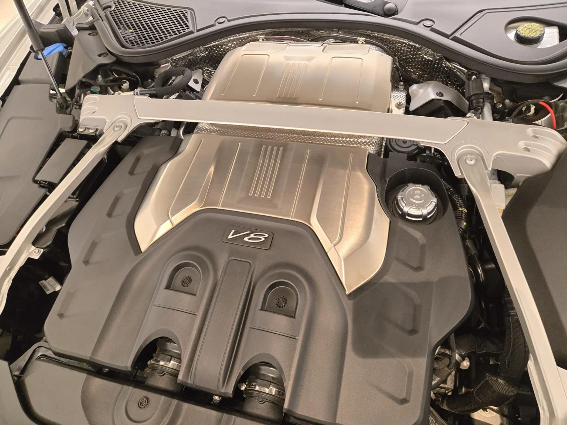 mph030_974605827_Used_2022_Bentley_Flying_Spur_V8_1767077530_88f268387d