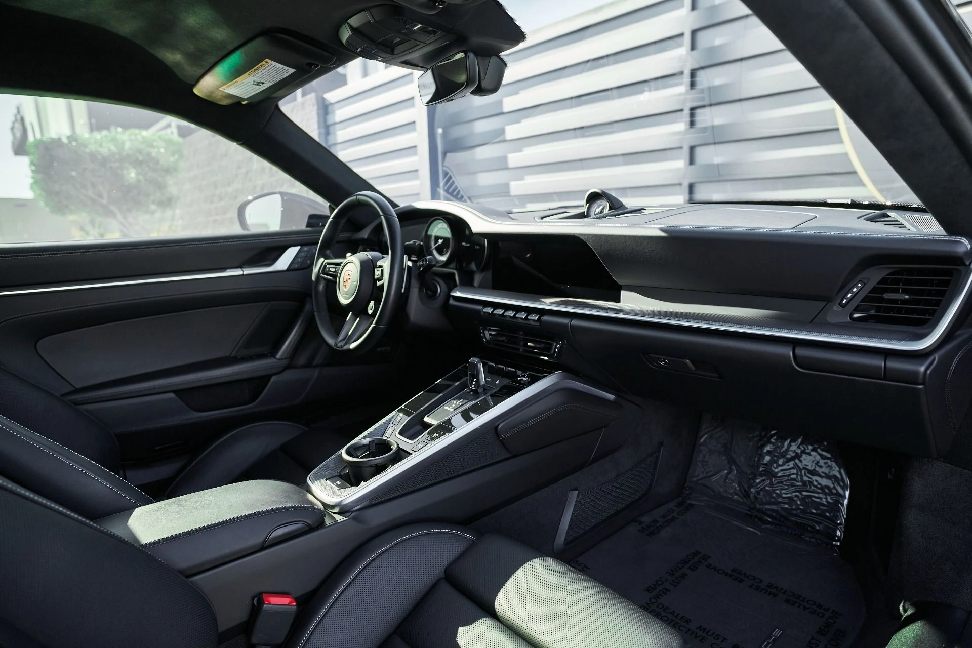 mph030_975948534_Used_2024_Porsche_911_Turbo_1765937793_edecdce1cc