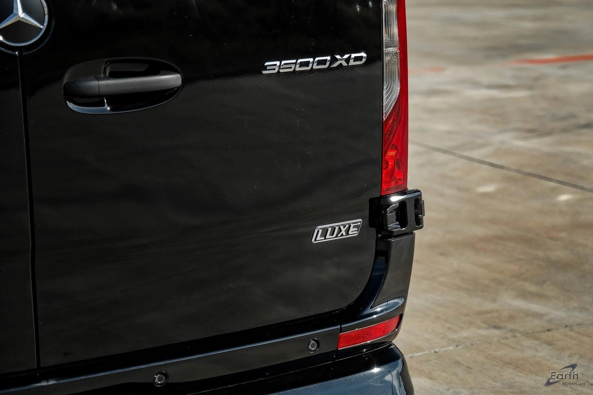 mph030_976239933_8ea8f06e28288057cb6415a398ae21d9x_17fdb41750