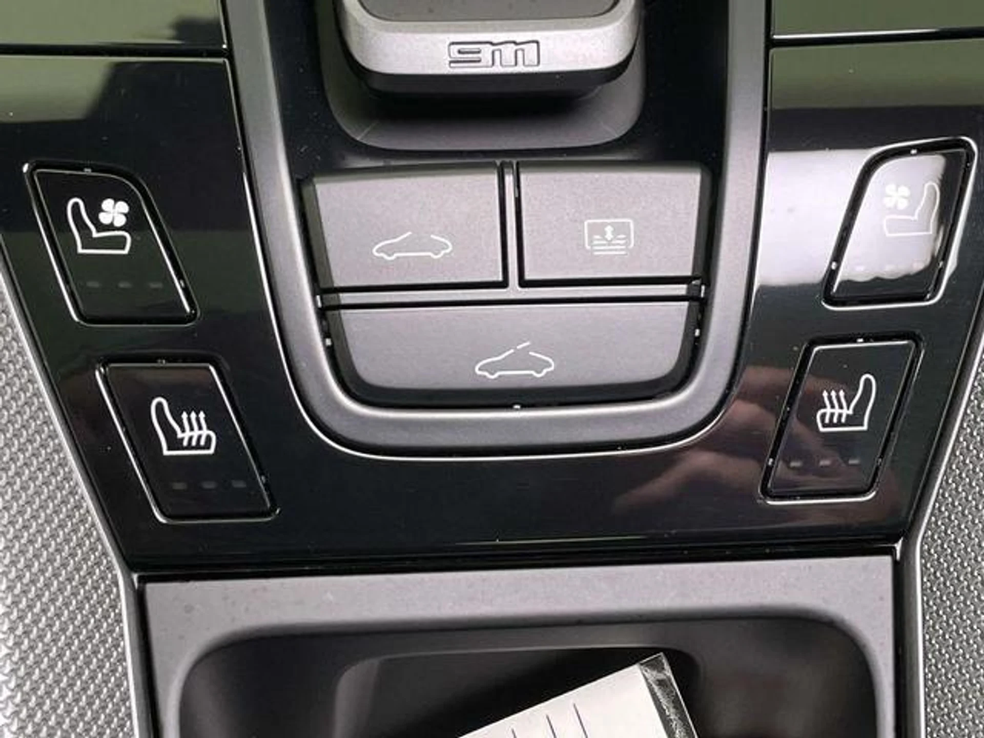 mph030_982515821_8v_q_OT_7q_YB_Rhd_Kehpfqu_D1_AED_Xs_1cab34419f