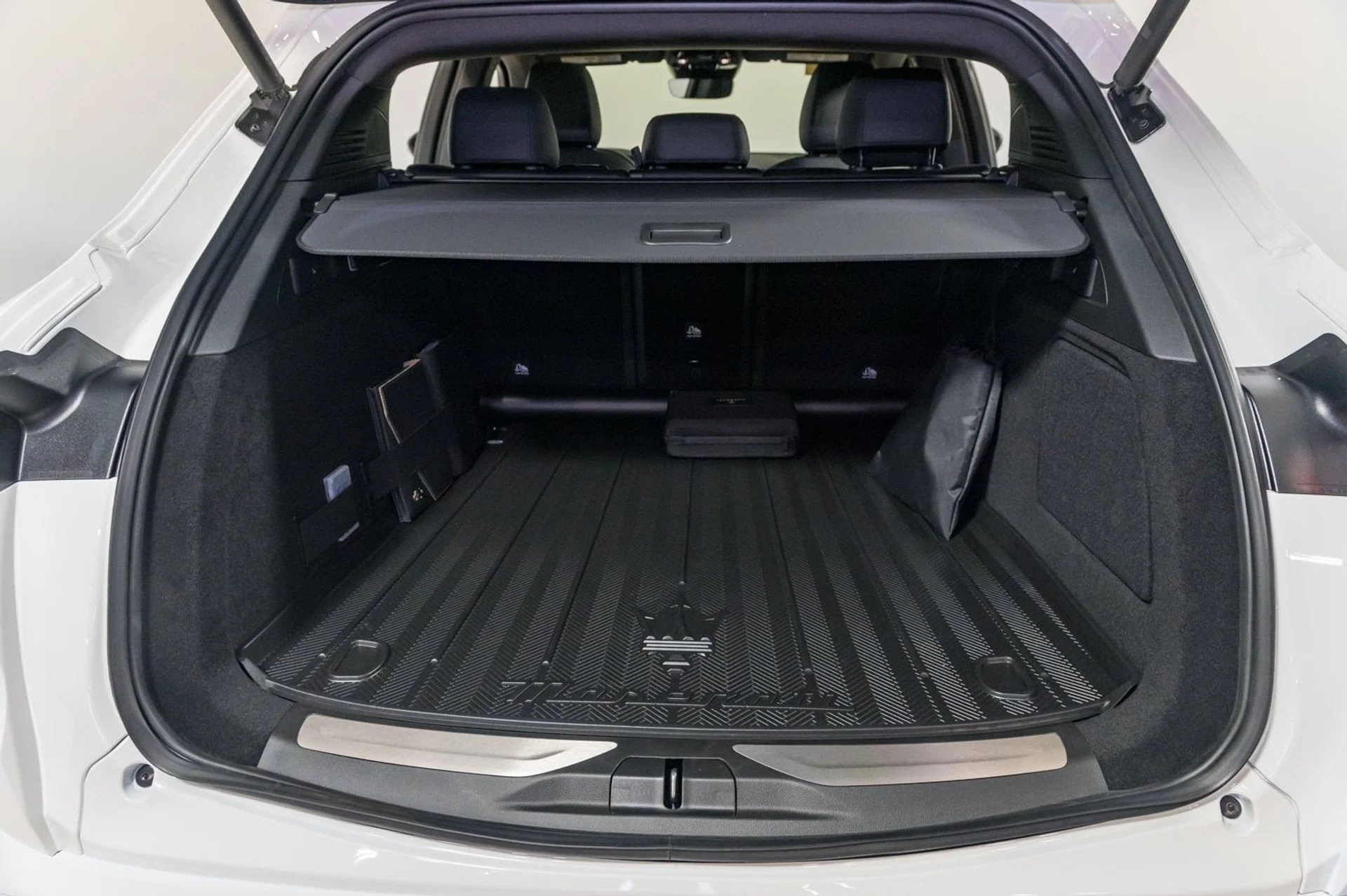 mph030_983474822_2103e6c6eb09646998b19f756ab7187dx_ac39f2a4b7